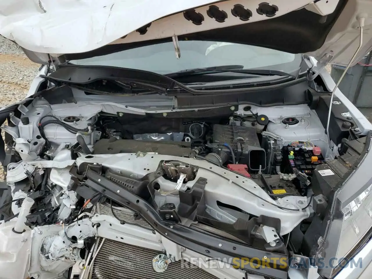 14 fotografías del automóvil dañado JA4ARUAU9RU017365 MITSUBISHI OUTLANDER 2024