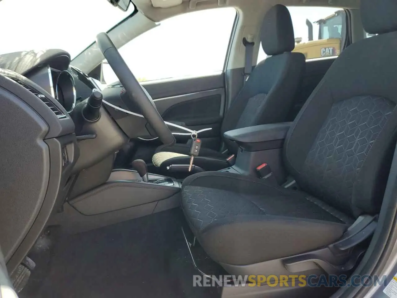7 fotografías del automóvil dañado JA4ARUAU9RU026034 MITSUBISHI OUTLANDER 2024
