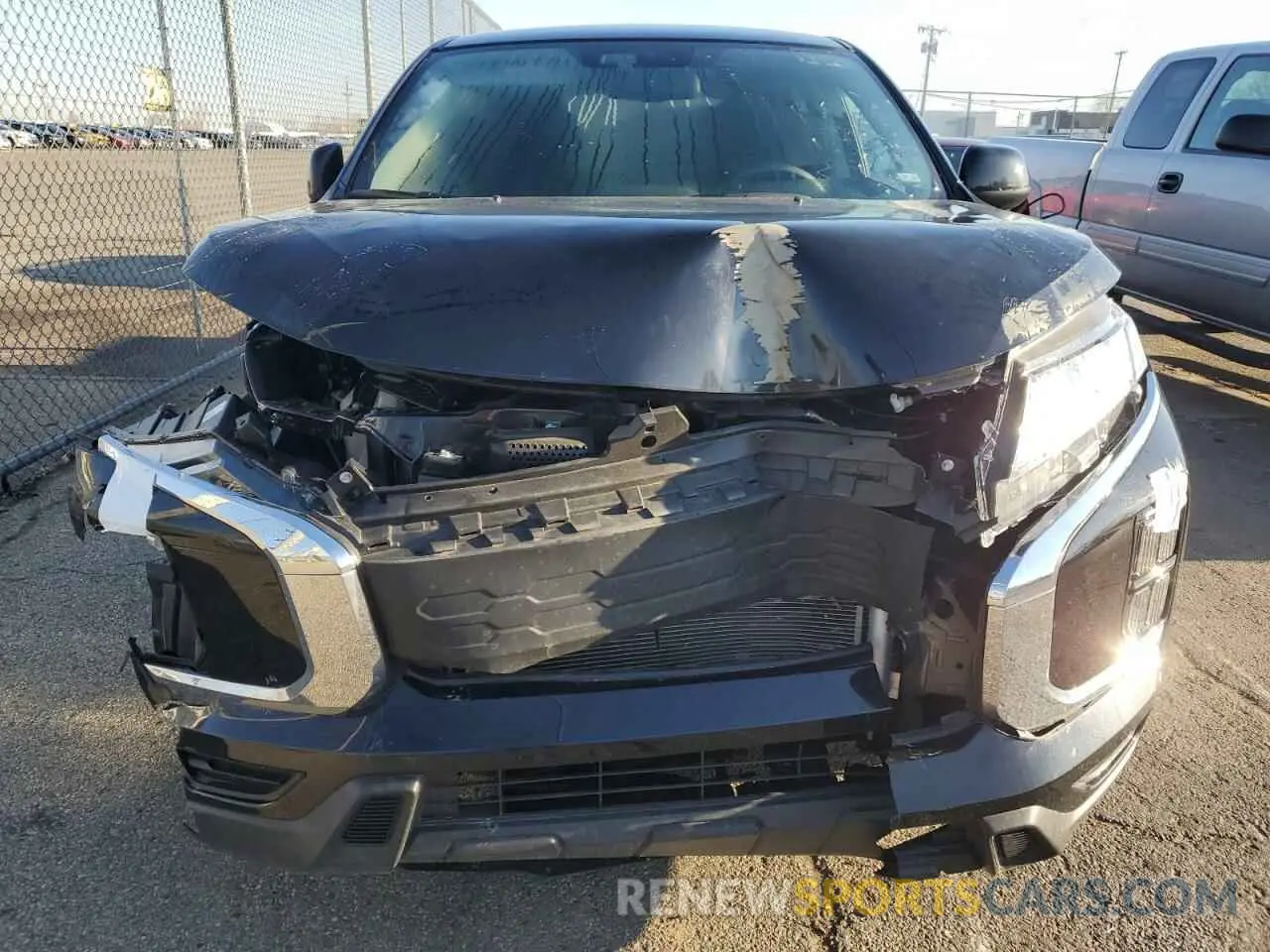 5 fotografías del automóvil dañado JA4ARUAUXRU006701 MITSUBISHI OUTLANDER 2024