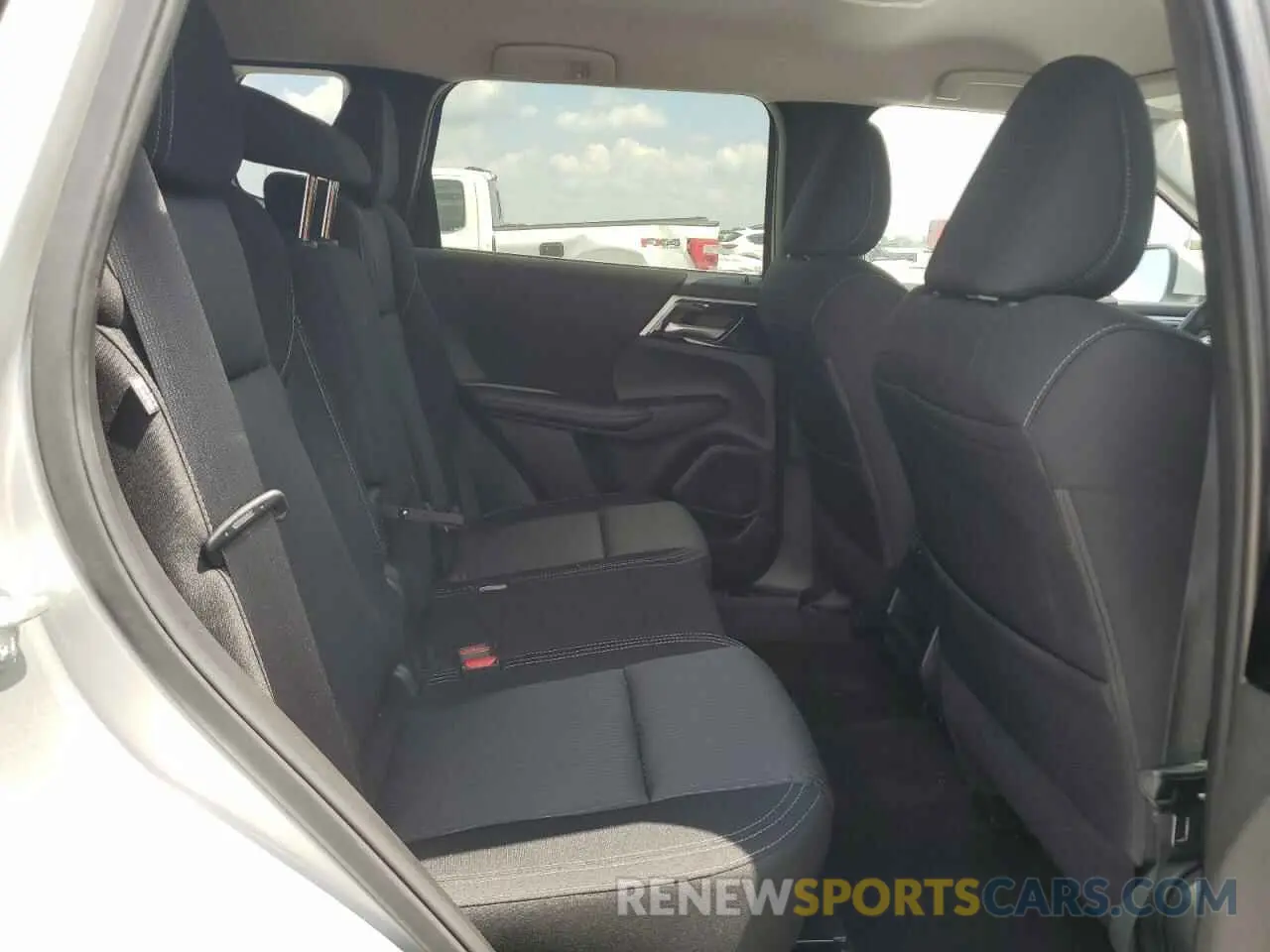 11 fotografías del automóvil dañado JA4J3UA83RZ005171 MITSUBISHI OUTLANDER 2024