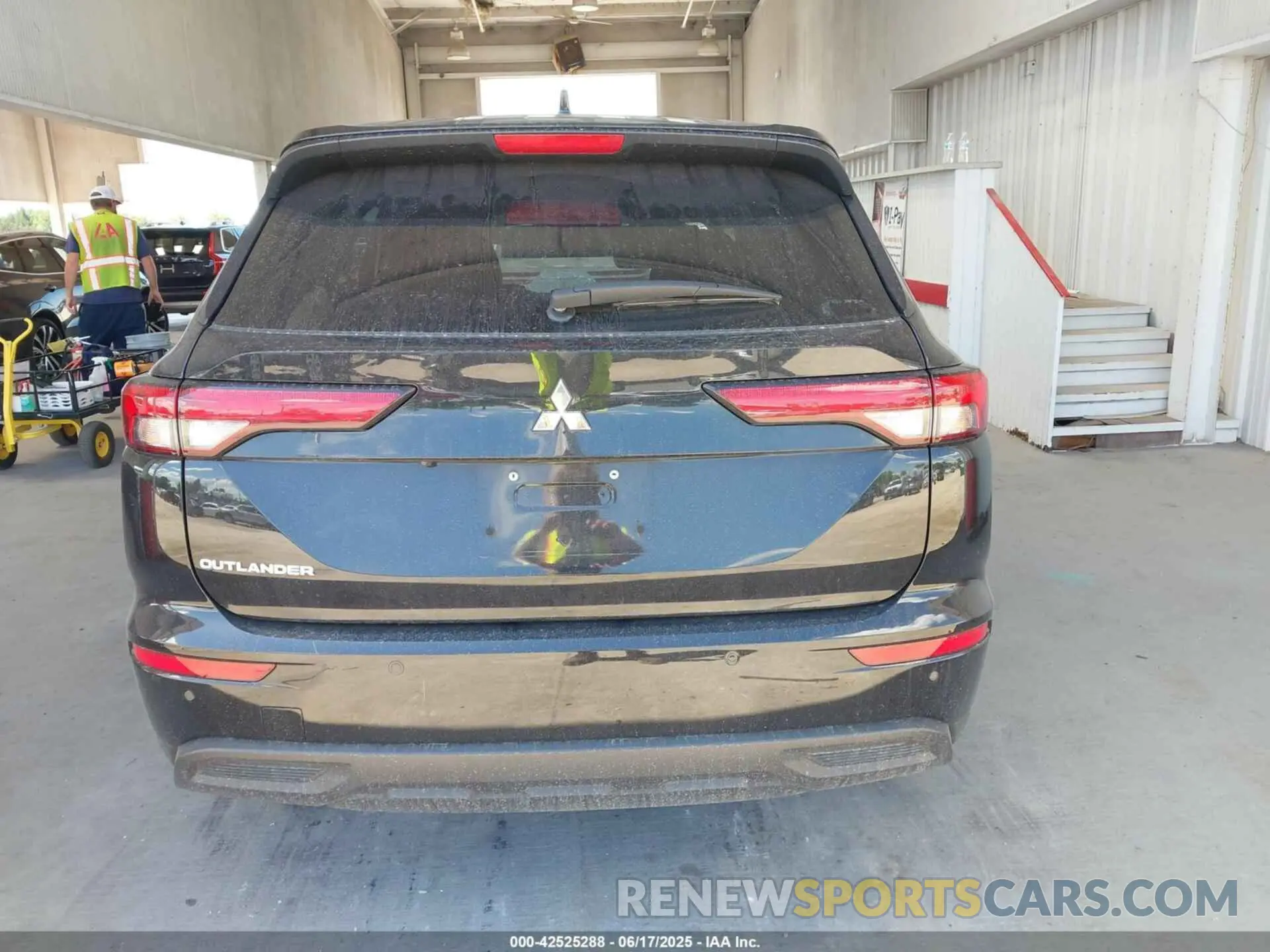 15 fotografías del automóvil dañado JA4J3UA84RZ028541 MITSUBISHI OUTLANDER 2024