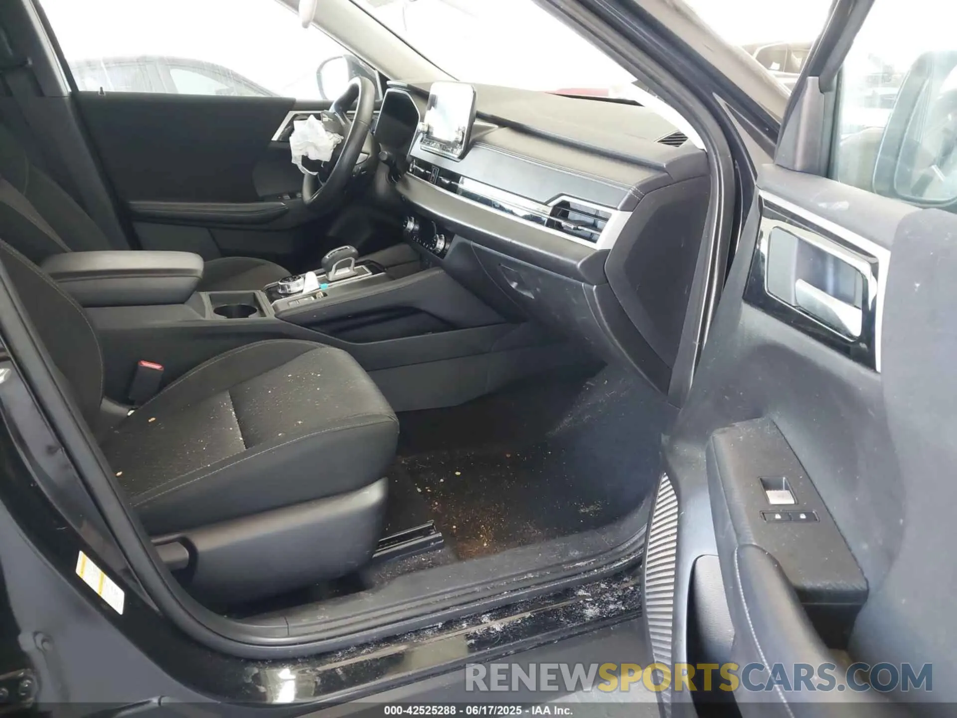 5 fotografías del automóvil dañado JA4J3UA84RZ028541 MITSUBISHI OUTLANDER 2024