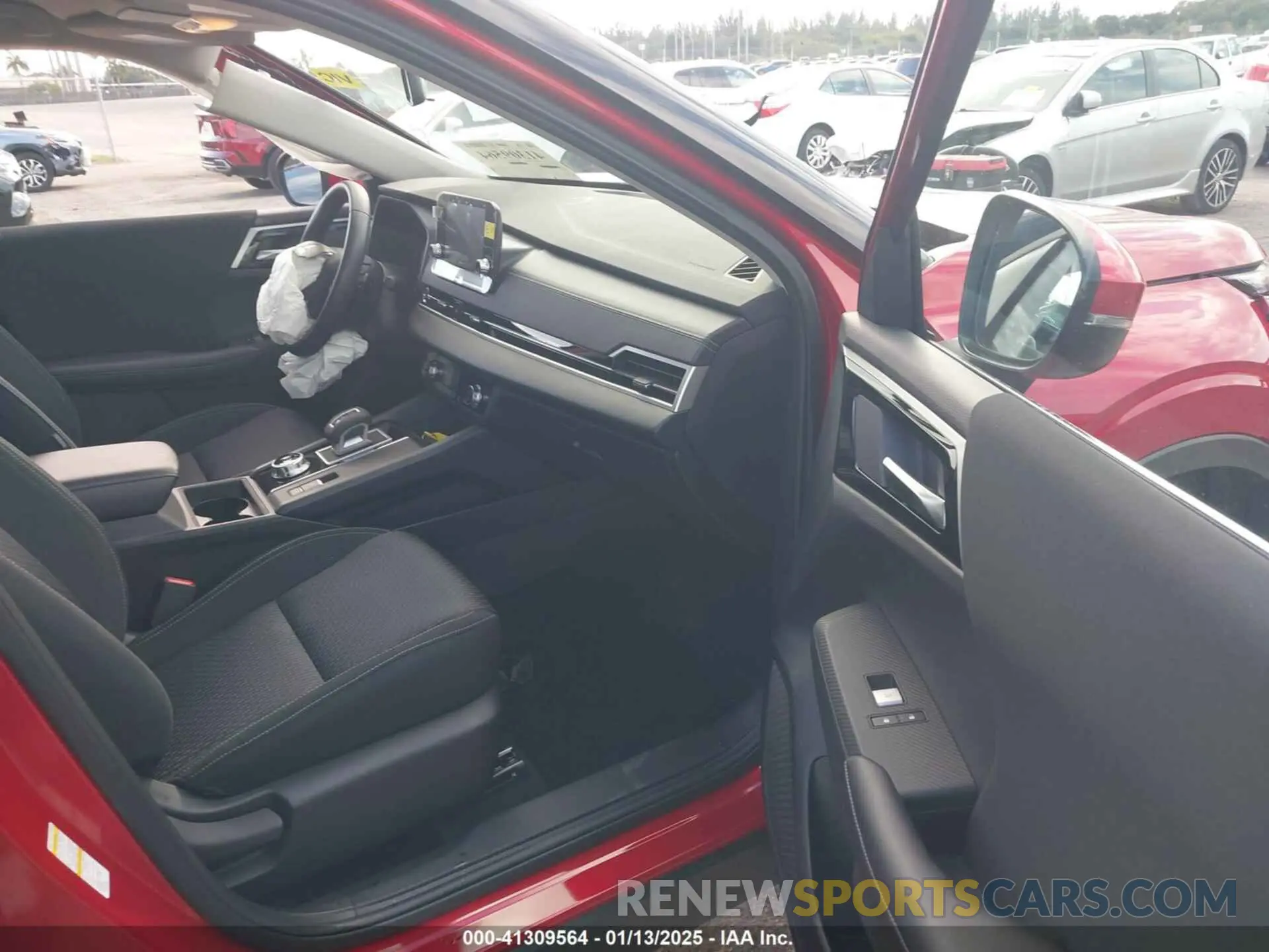 5 fotografías del automóvil dañado JA4J3UA89RZ072115 MITSUBISHI OUTLANDER 2024