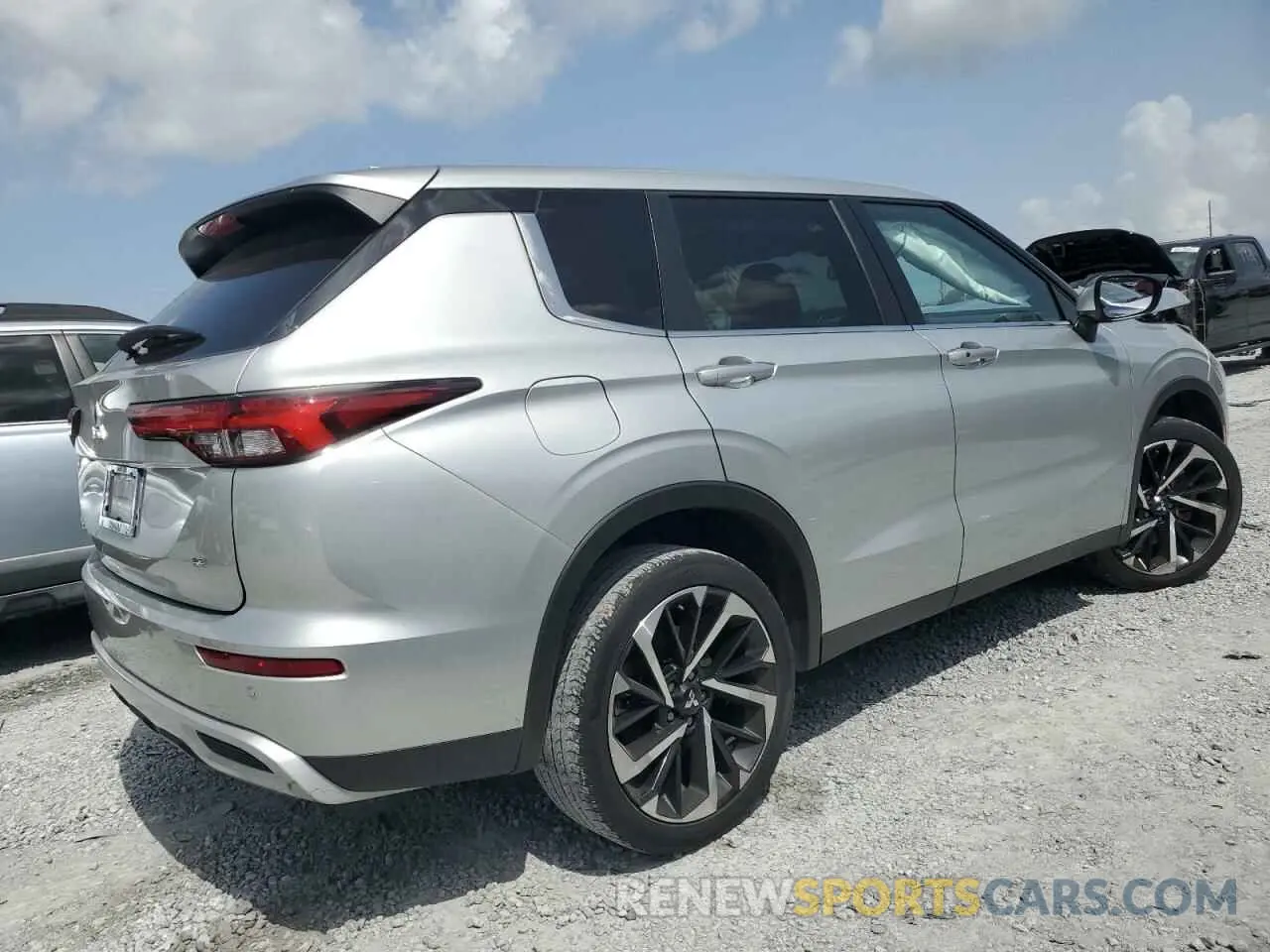 3 fotografías del automóvil dañado JA4J3VA81RZ007605 MITSUBISHI OUTLANDER 2024