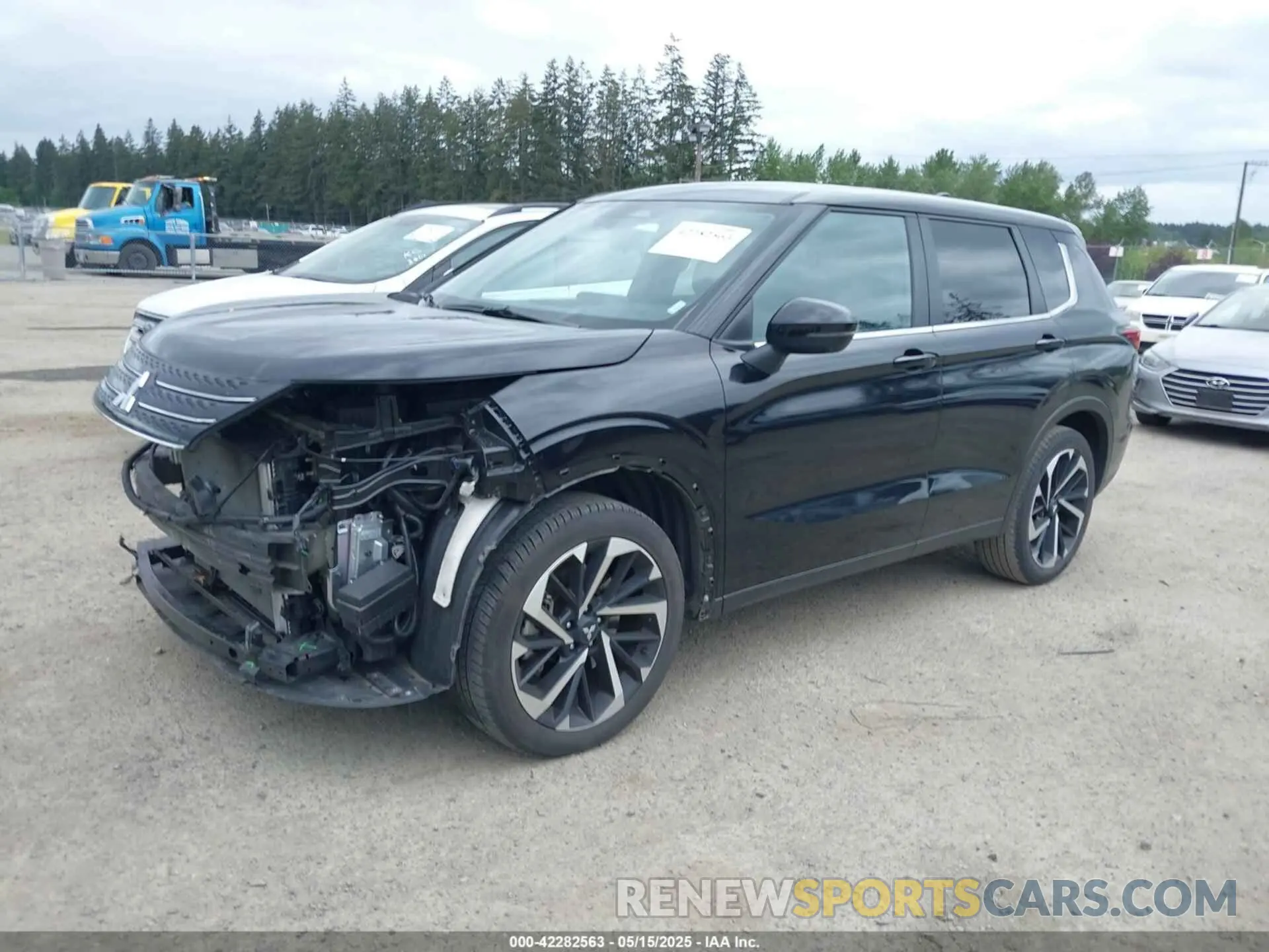 2 fotografías del automóvil dañado JA4J3VA81RZ046615 MITSUBISHI OUTLANDER 2024