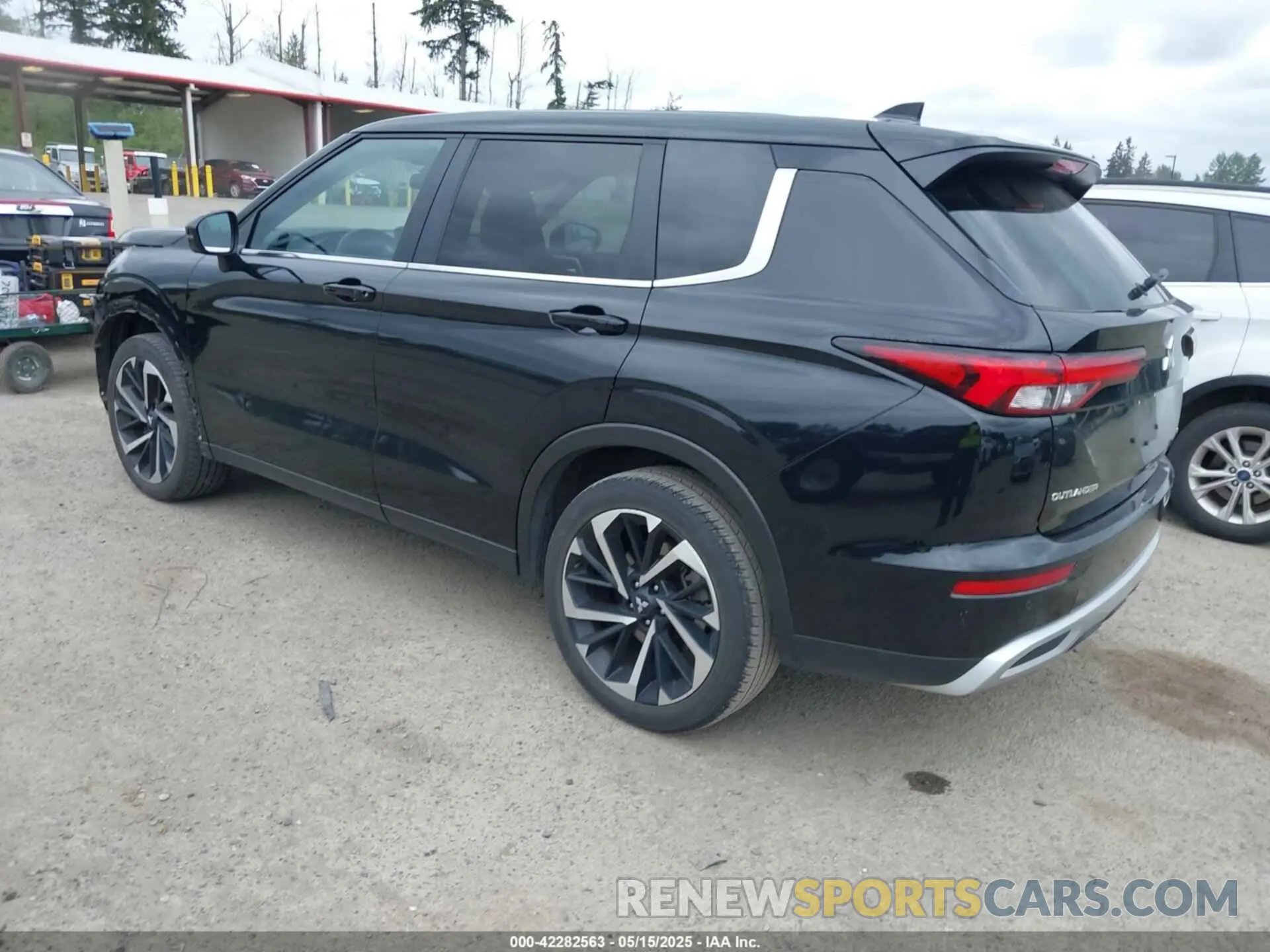 3 fotografías del automóvil dañado JA4J3VA81RZ046615 MITSUBISHI OUTLANDER 2024