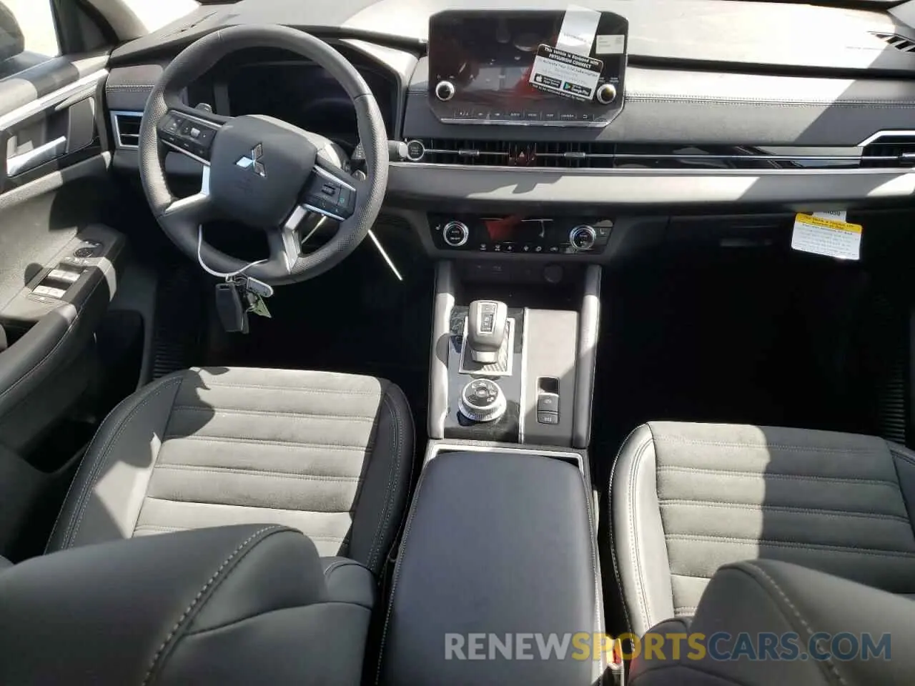 8 fotografías del automóvil dañado JA4J3VA81RZ054858 MITSUBISHI OUTLANDER 2024