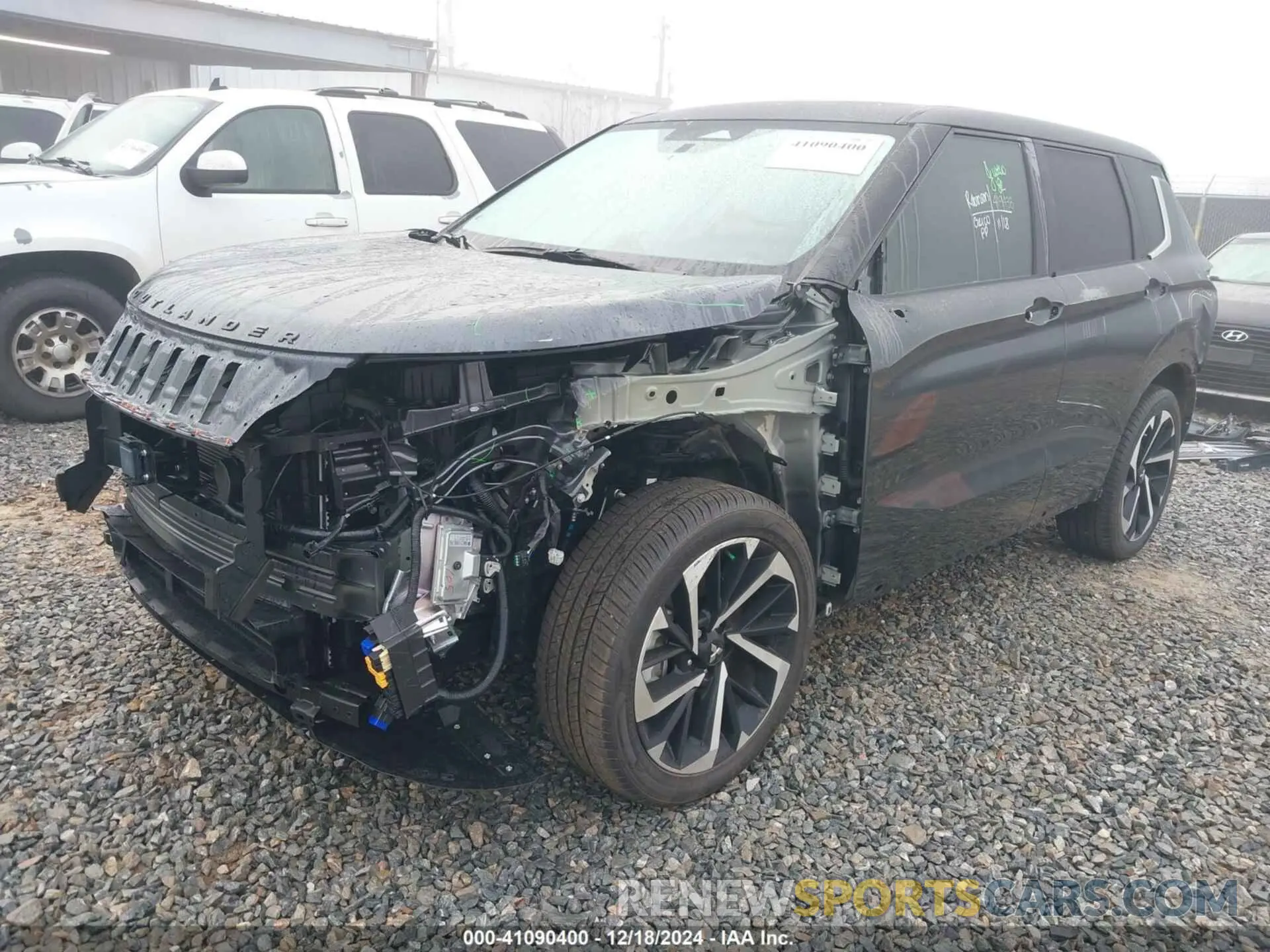 2 fotografías del automóvil dañado JA4J3VA81RZ057663 MITSUBISHI OUTLANDER 2024