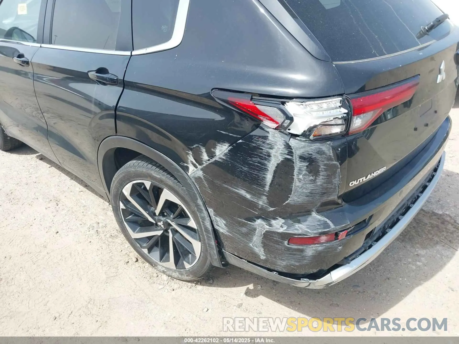 17 fotografías del automóvil dañado JA4J3VA81RZ068453 MITSUBISHI OUTLANDER 2024