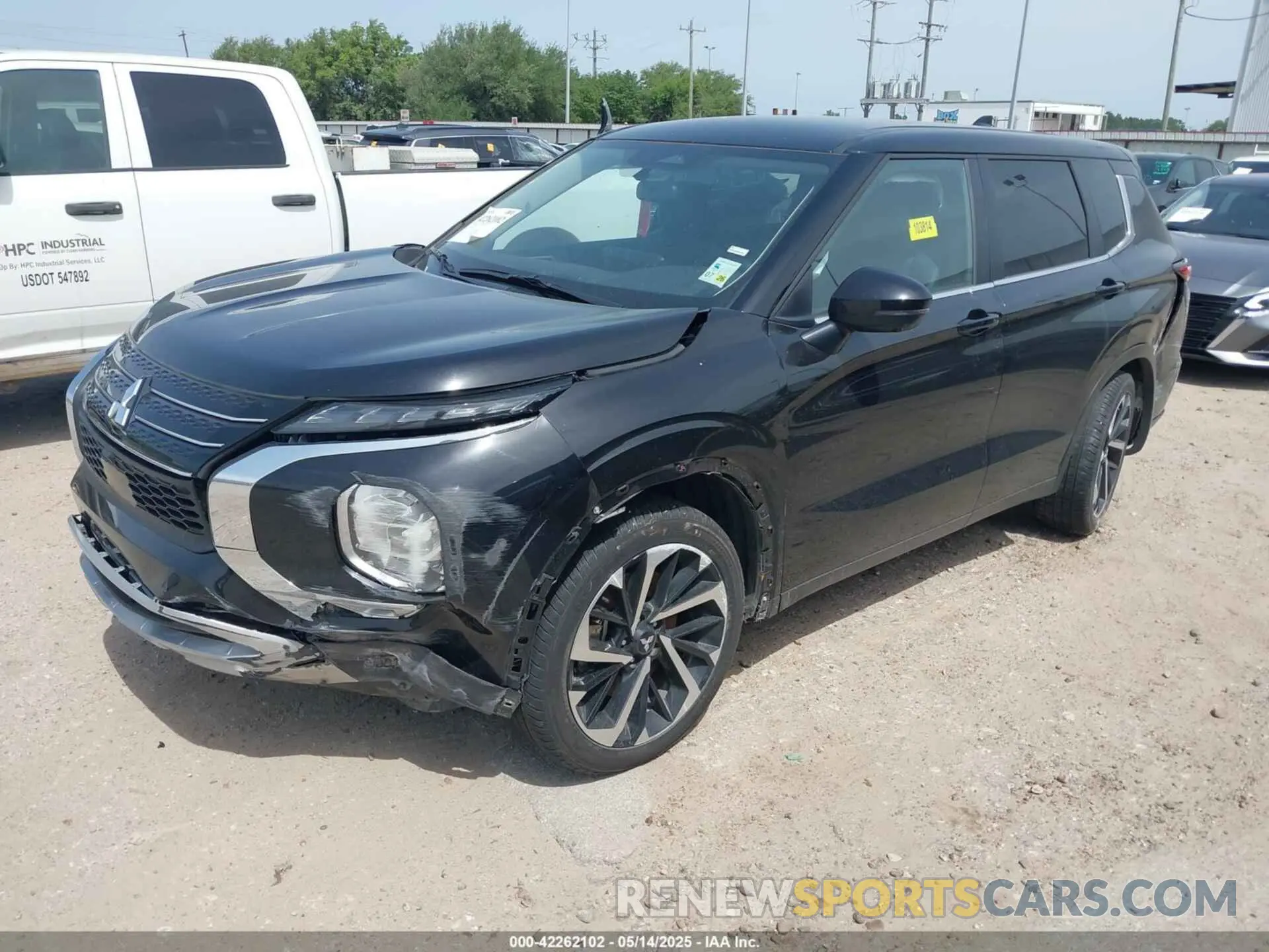2 fotografías del automóvil dañado JA4J3VA81RZ068453 MITSUBISHI OUTLANDER 2024