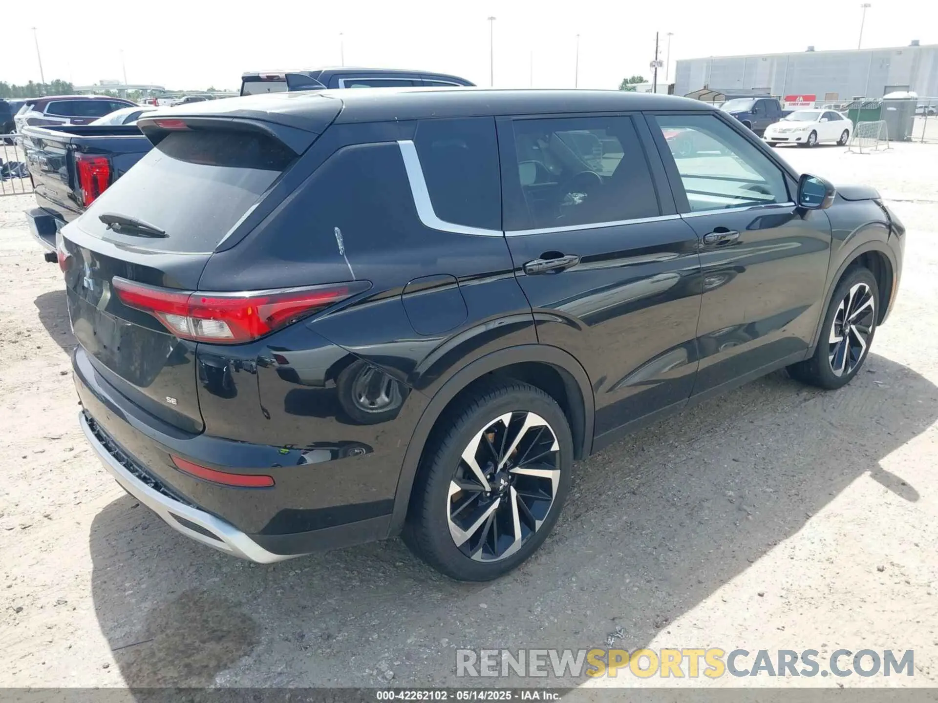 4 fotografías del automóvil dañado JA4J3VA81RZ068453 MITSUBISHI OUTLANDER 2024