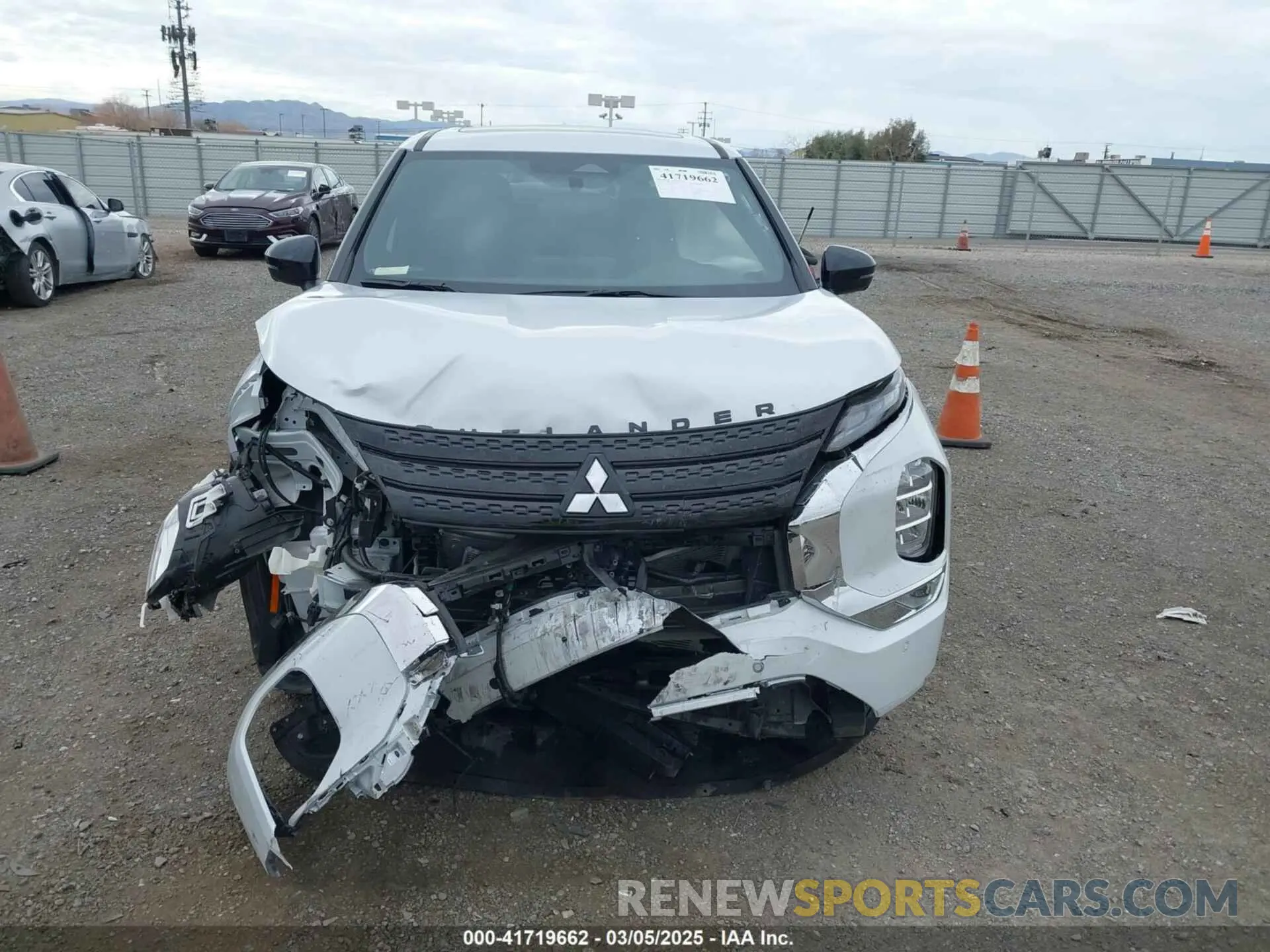 12 fotografías del automóvil dañado JA4J3VA81RZ073605 MITSUBISHI OUTLANDER 2024