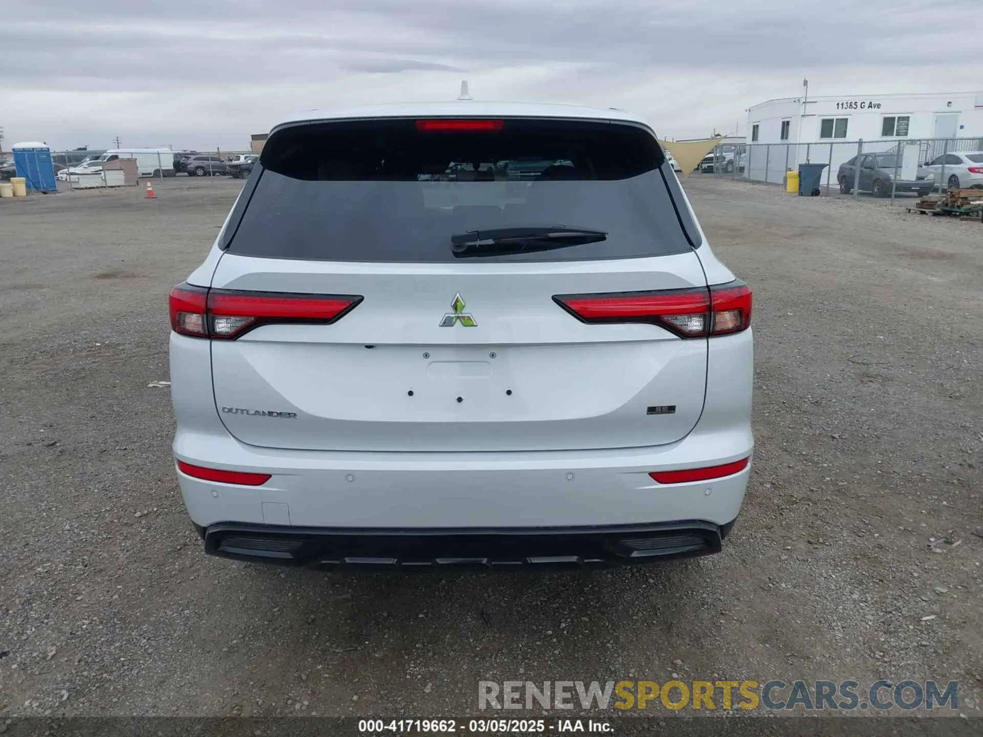 16 fotografías del automóvil dañado JA4J3VA81RZ073605 MITSUBISHI OUTLANDER 2024
