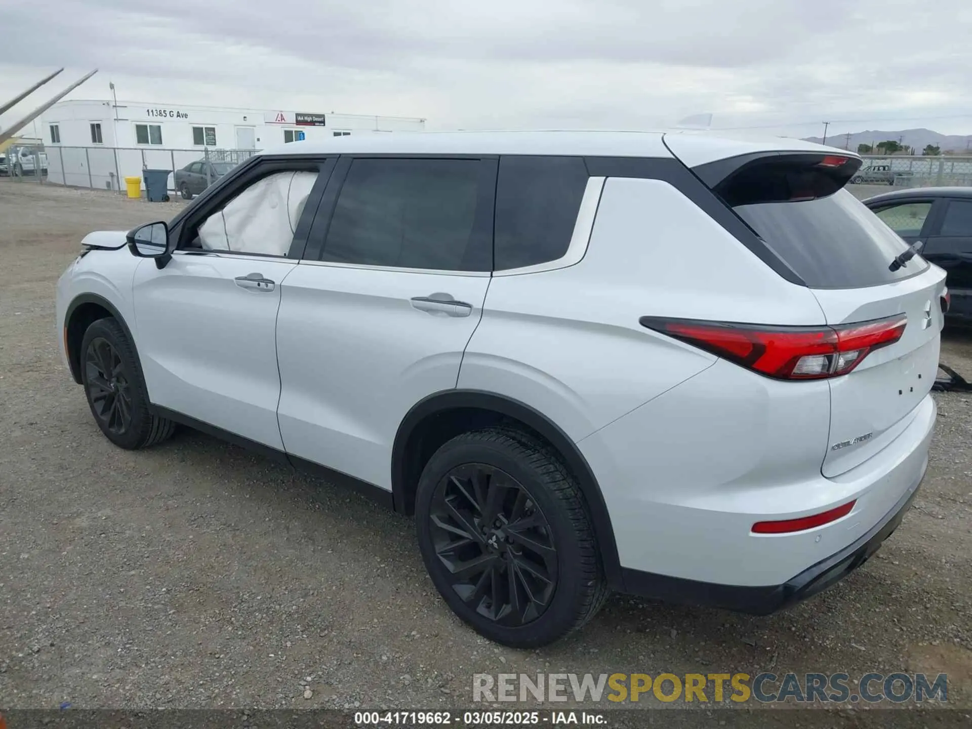 3 fotografías del automóvil dañado JA4J3VA81RZ073605 MITSUBISHI OUTLANDER 2024