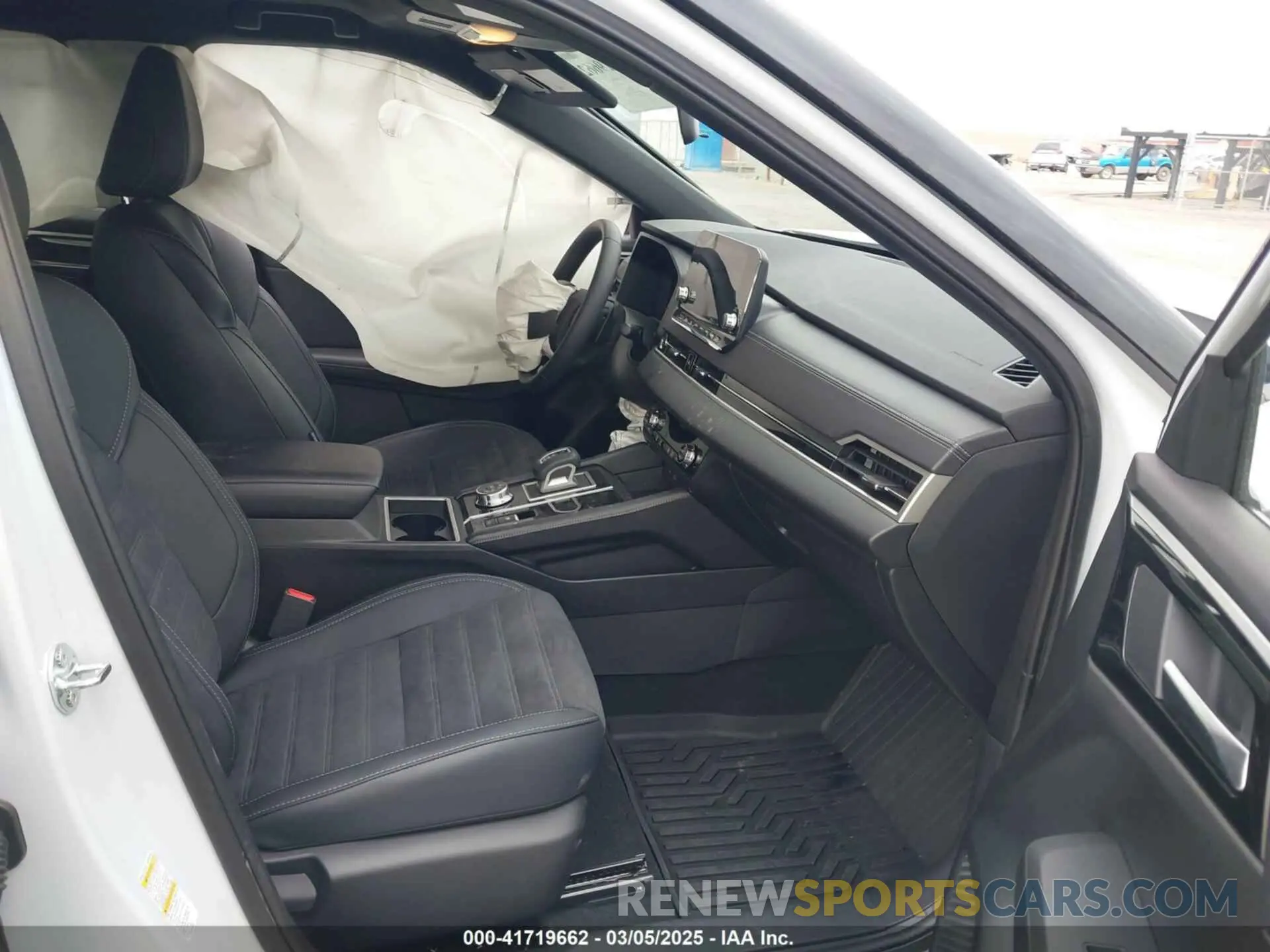 5 fotografías del automóvil dañado JA4J3VA81RZ073605 MITSUBISHI OUTLANDER 2024