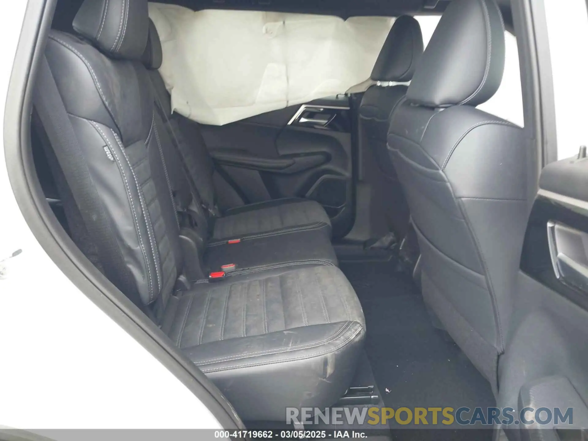 8 fotografías del automóvil dañado JA4J3VA81RZ073605 MITSUBISHI OUTLANDER 2024