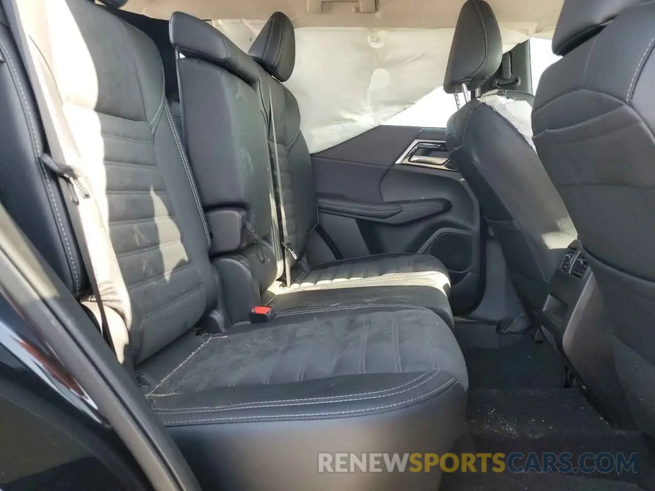 12 fotografías del automóvil dañado JA4J3VA81RZ074074 MITSUBISHI OUTLANDER 2024