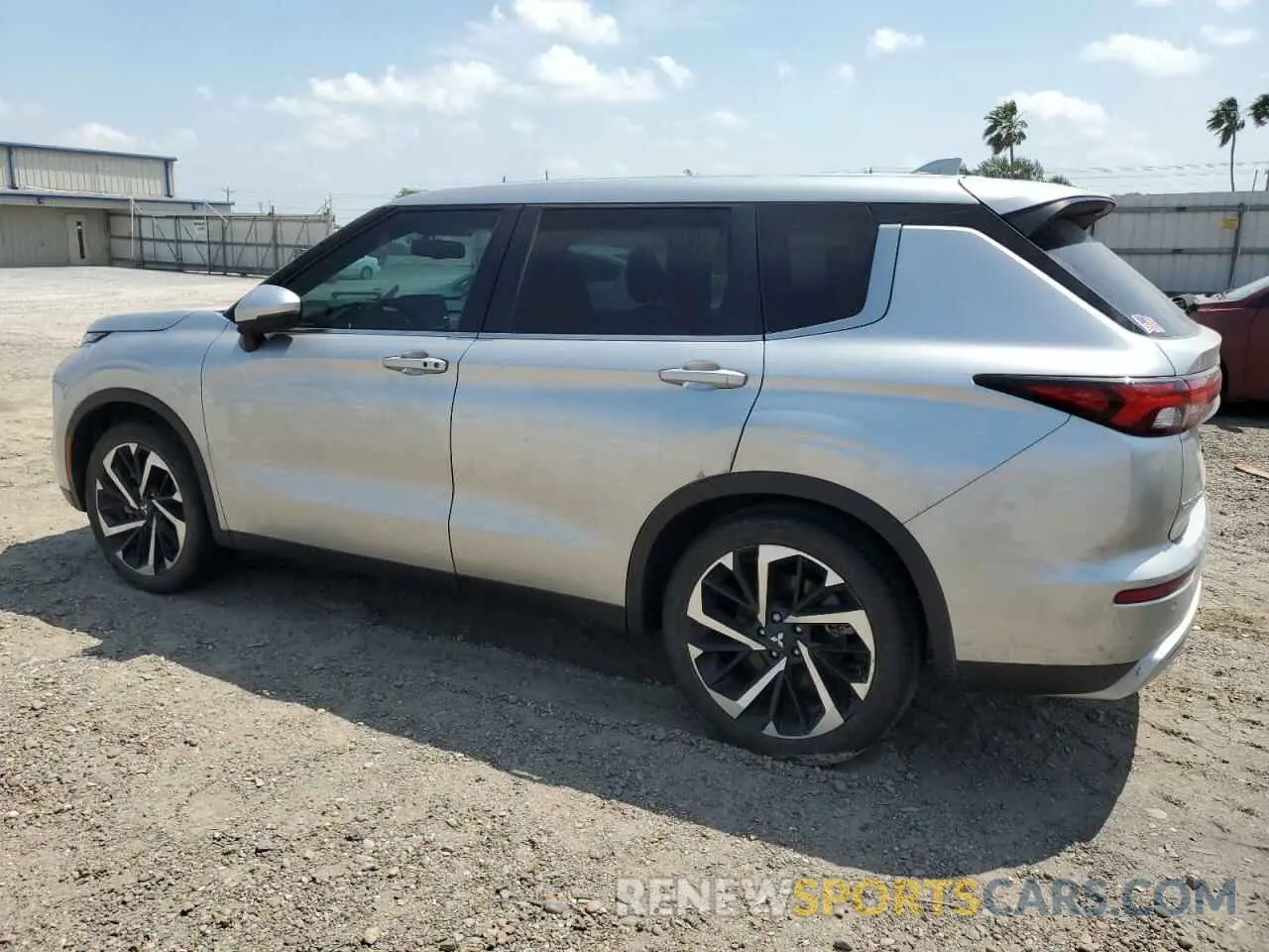 2 fotografías del automóvil dañado JA4J3VA82RZ035364 MITSUBISHI OUTLANDER 2024