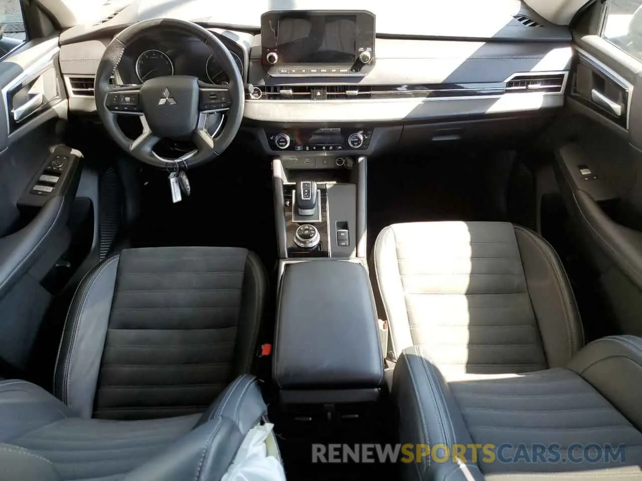 8 fotografías del automóvil dañado JA4J3VA82RZ041715 MITSUBISHI OUTLANDER 2024