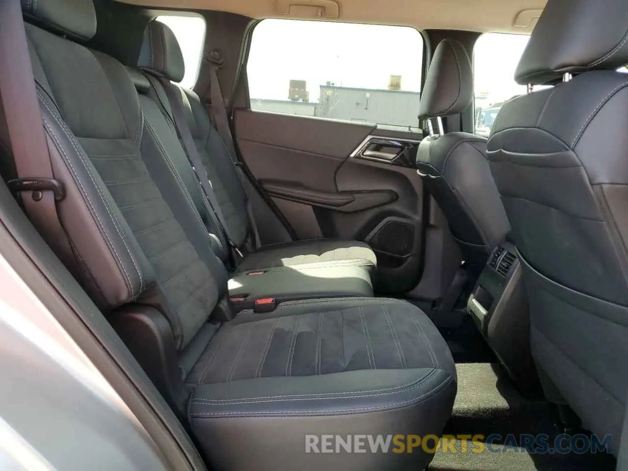 11 fotografías del automóvil dañado JA4J3VA82RZ069885 MITSUBISHI OUTLANDER 2024