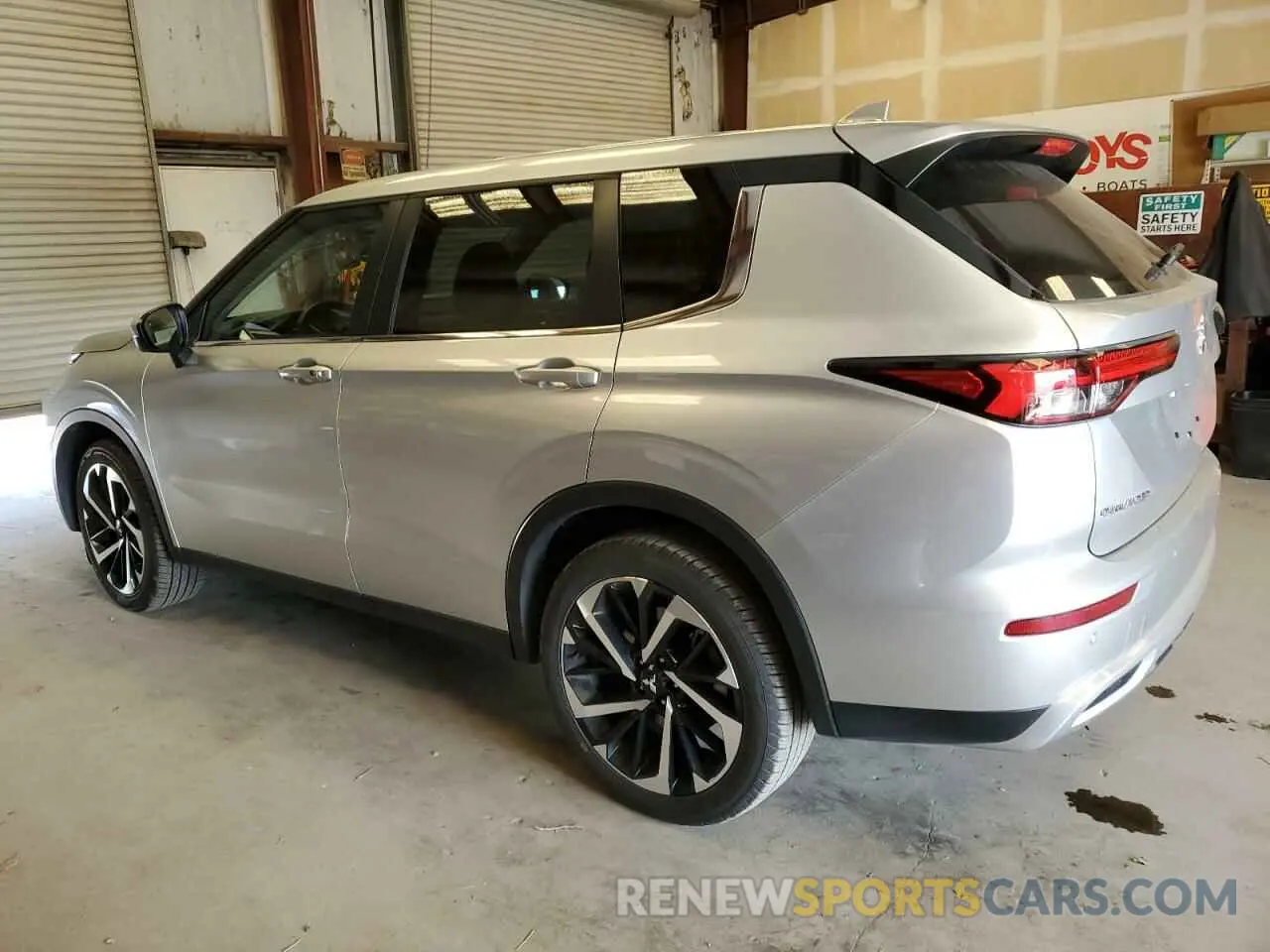 2 fotografías del automóvil dañado JA4J3VA82RZ069885 MITSUBISHI OUTLANDER 2024