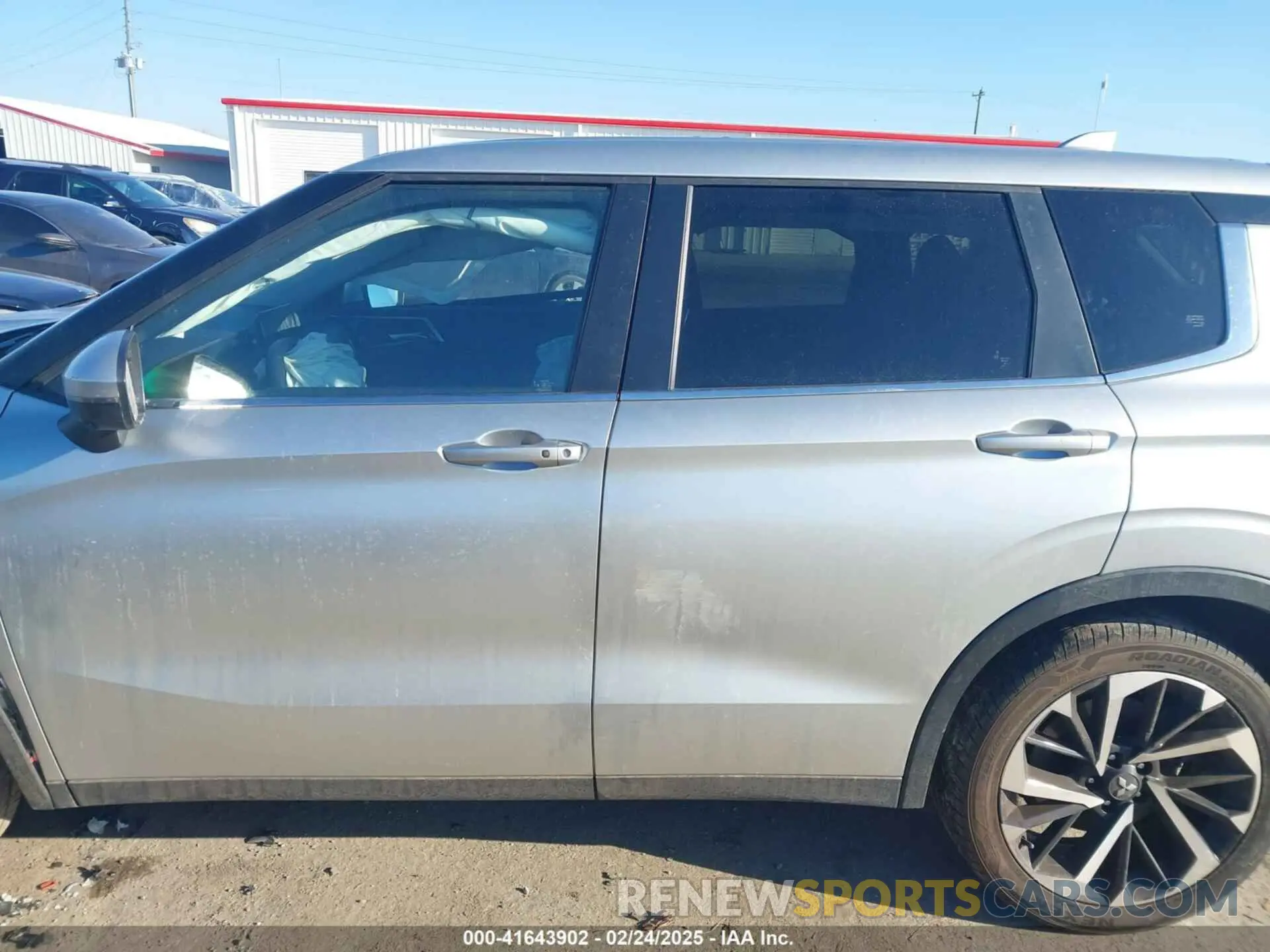 15 fotografías del automóvil dañado JA4J3VA83RZ019559 MITSUBISHI OUTLANDER 2024