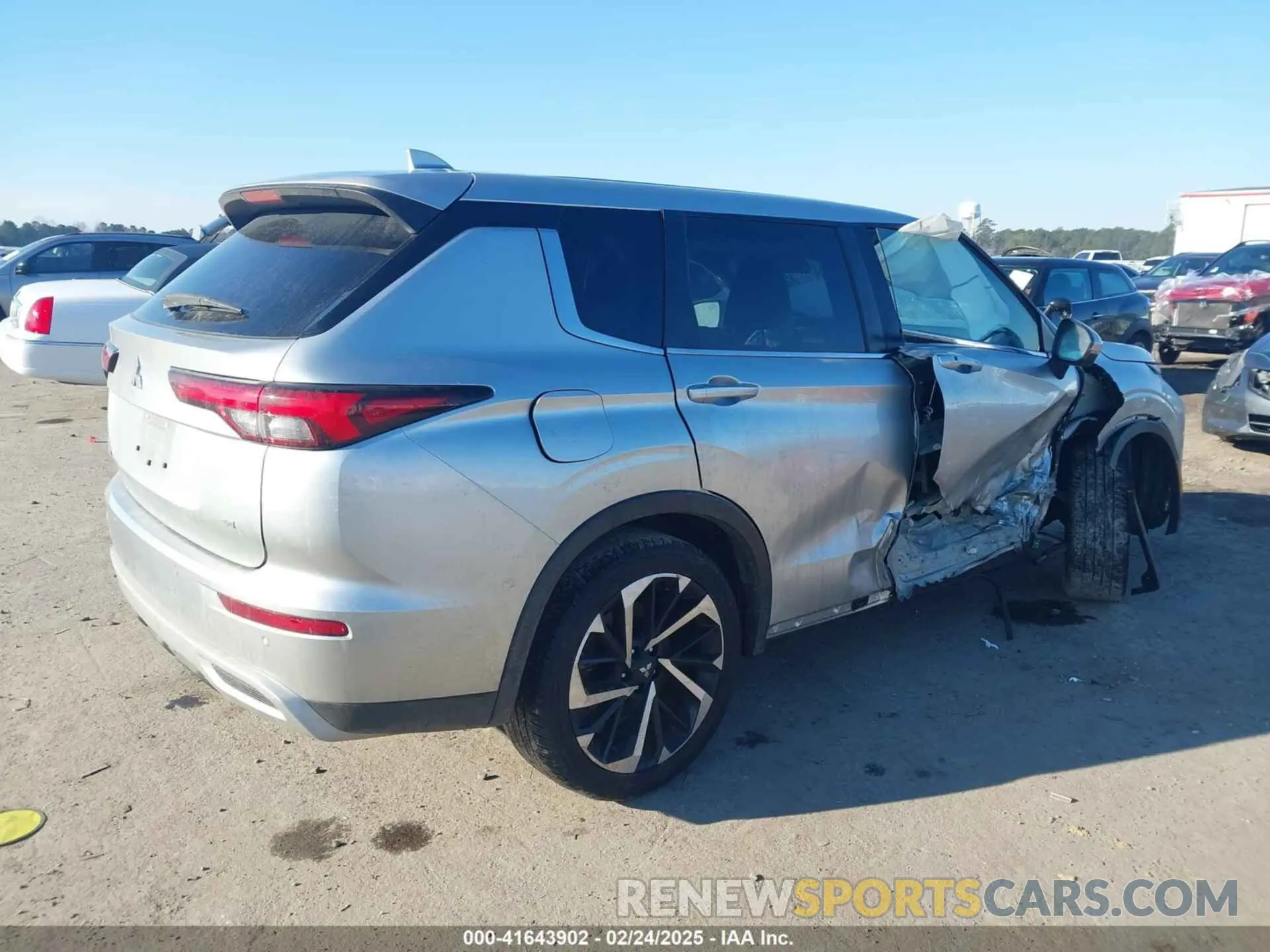 4 fotografías del automóvil dañado JA4J3VA83RZ019559 MITSUBISHI OUTLANDER 2024