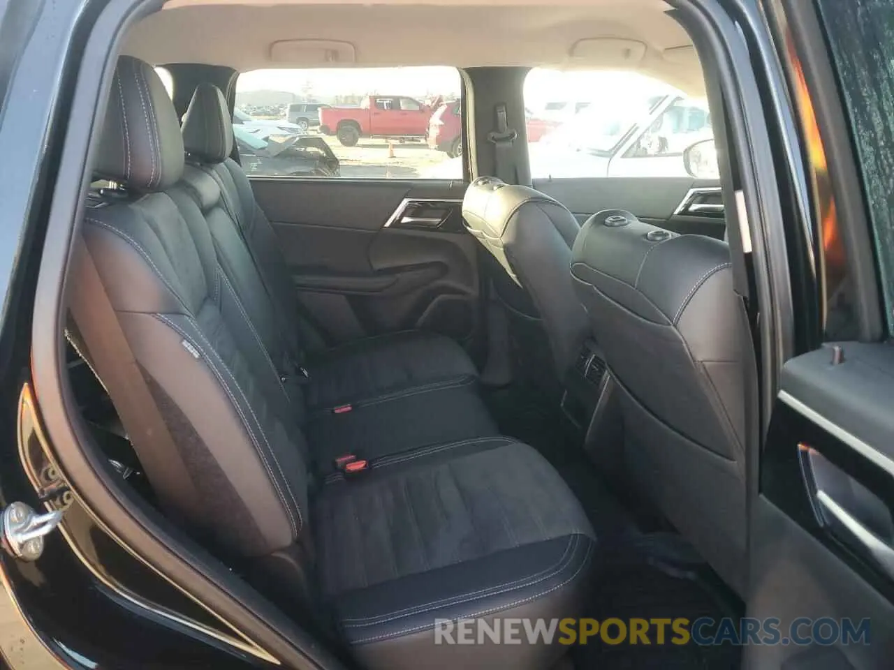 11 fotografías del automóvil dañado JA4J3VA84RZ009512 MITSUBISHI OUTLANDER 2024
