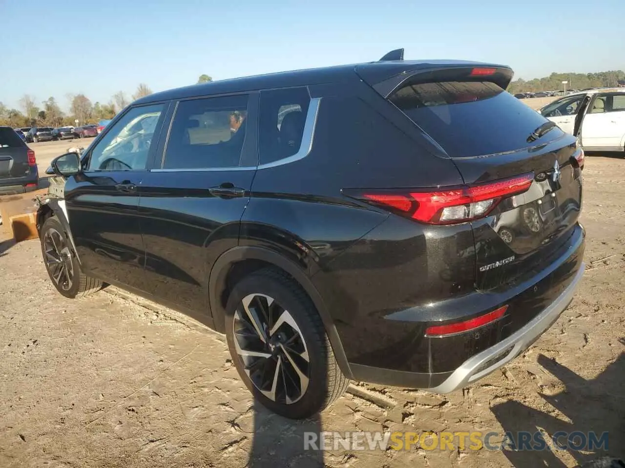 2 fotografías del automóvil dañado JA4J3VA84RZ009512 MITSUBISHI OUTLANDER 2024