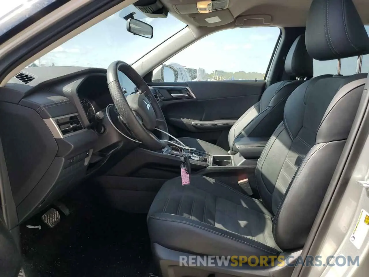 7 fotografías del automóvil dañado JA4J3VA85RZ082808 MITSUBISHI OUTLANDER 2024