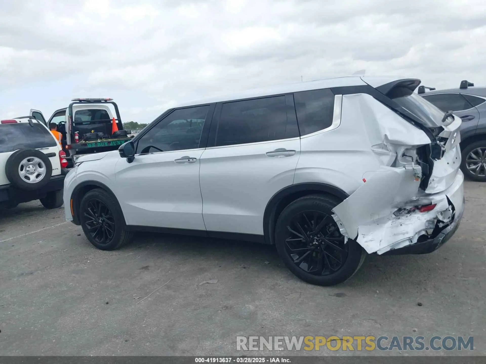 14 fotografías del automóvil dañado JA4J3VA86RZ077178 MITSUBISHI OUTLANDER 2024