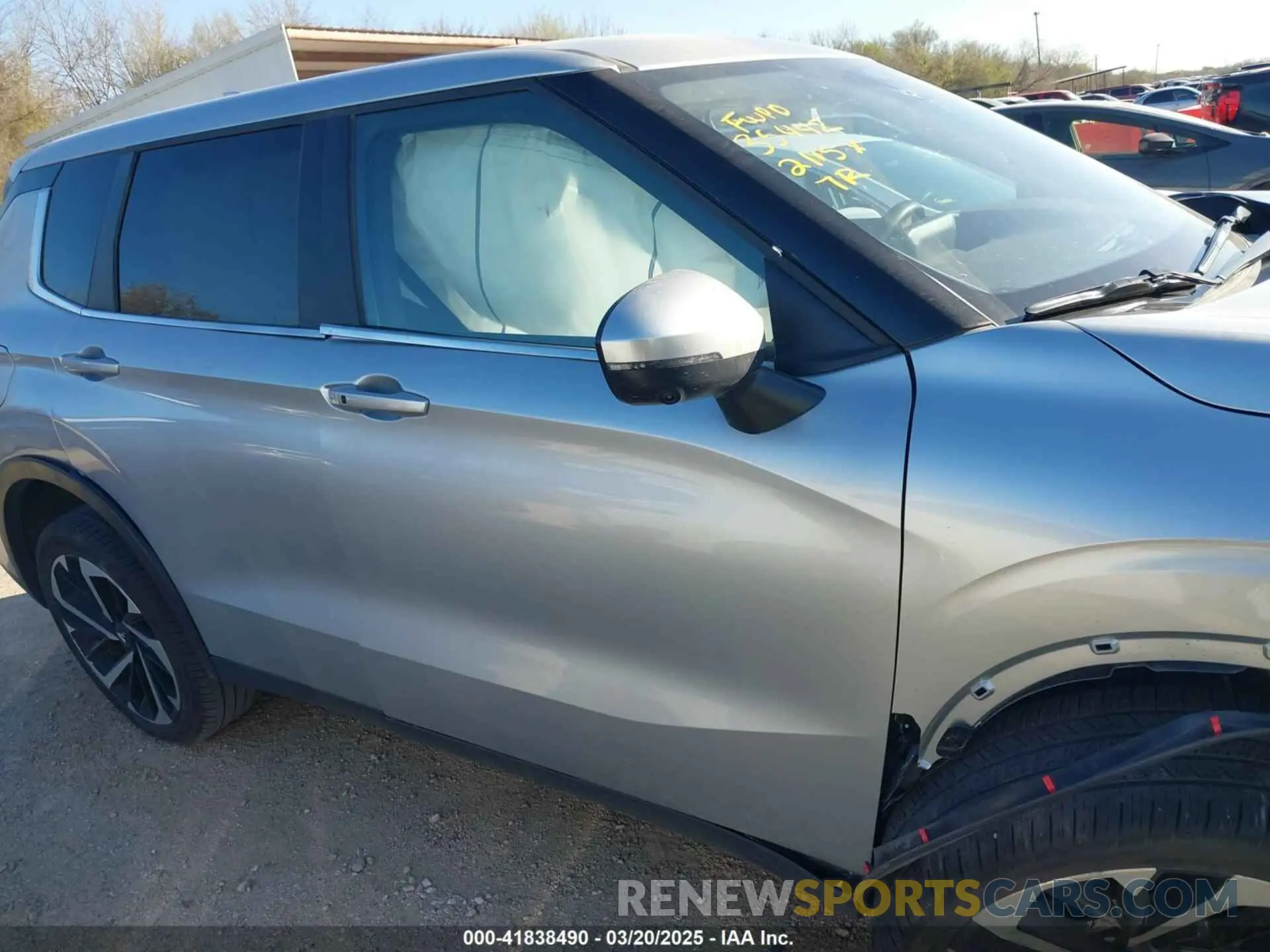 12 fotografías del automóvil dañado JA4J3VA86RZ082350 MITSUBISHI OUTLANDER 2024