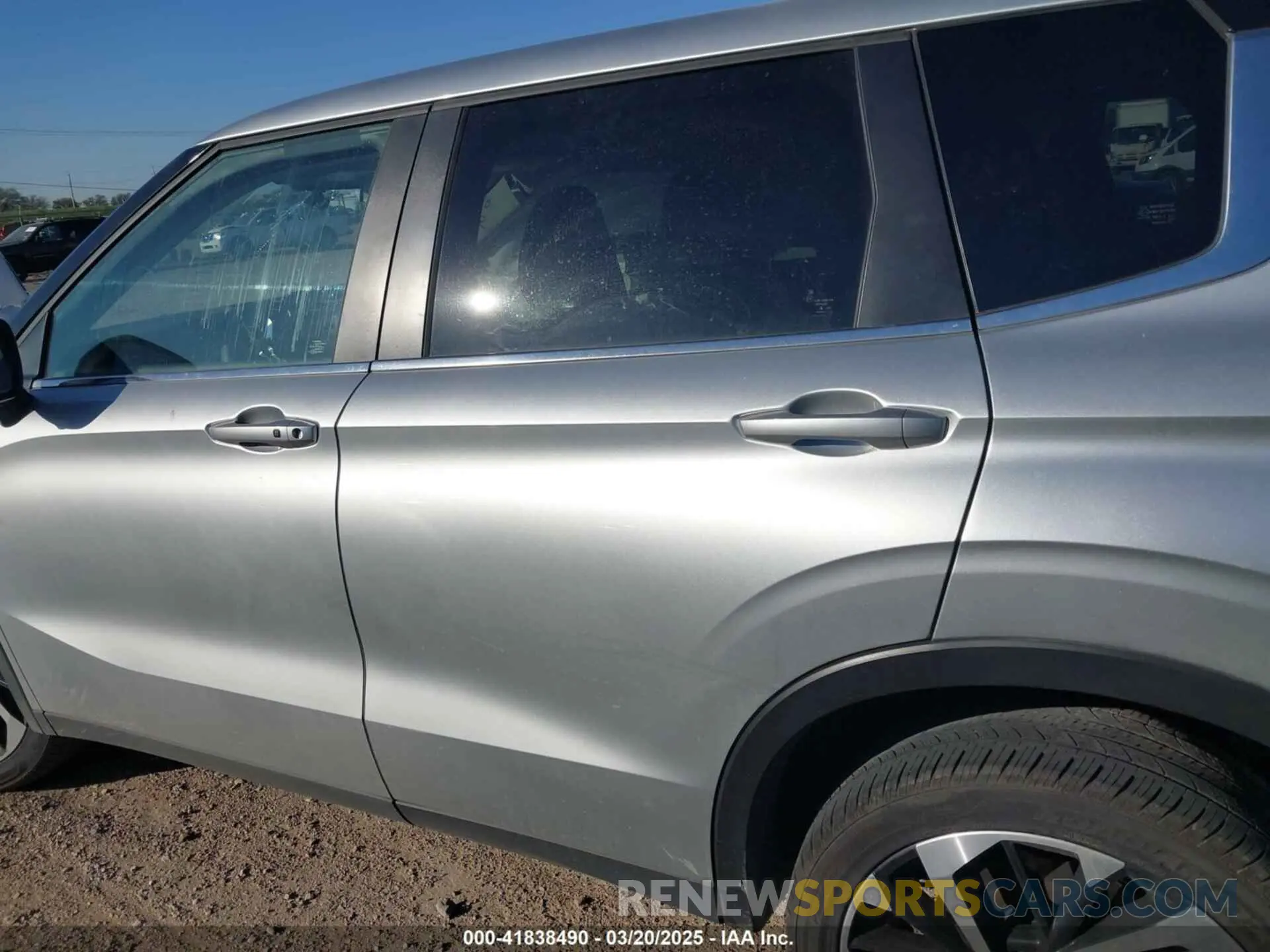 13 fotografías del automóvil dañado JA4J3VA86RZ082350 MITSUBISHI OUTLANDER 2024