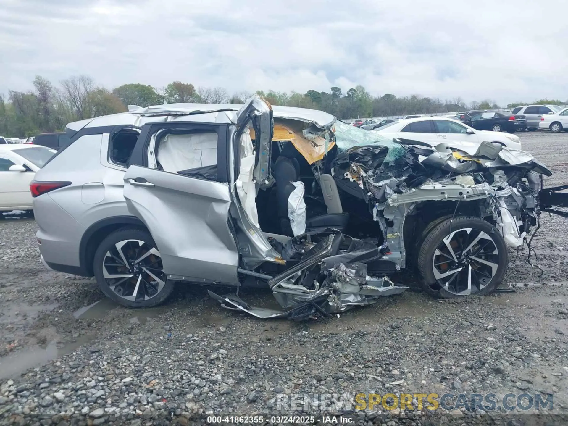 12 fotografías del automóvil dañado JA4J3VA87RZ042066 MITSUBISHI OUTLANDER 2024
