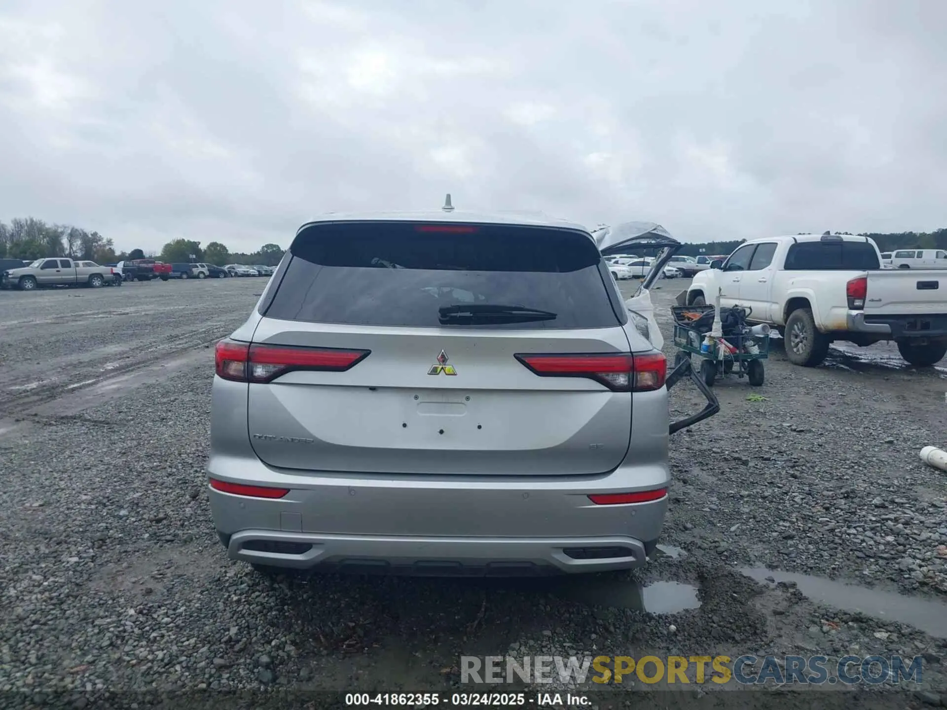 15 fotografías del automóvil dañado JA4J3VA87RZ042066 MITSUBISHI OUTLANDER 2024