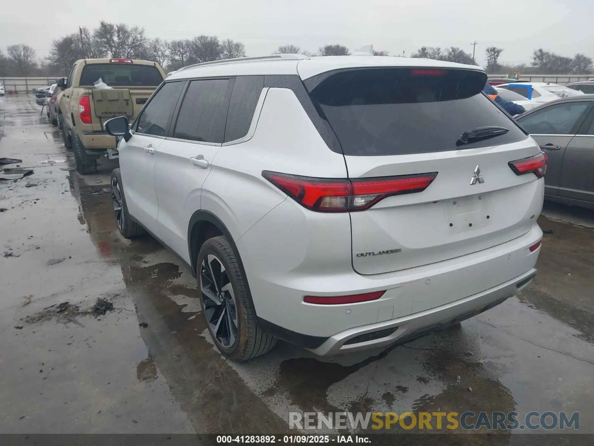 3 fotografías del automóvil dañado JA4J3VA88RZ003390 MITSUBISHI OUTLANDER 2024