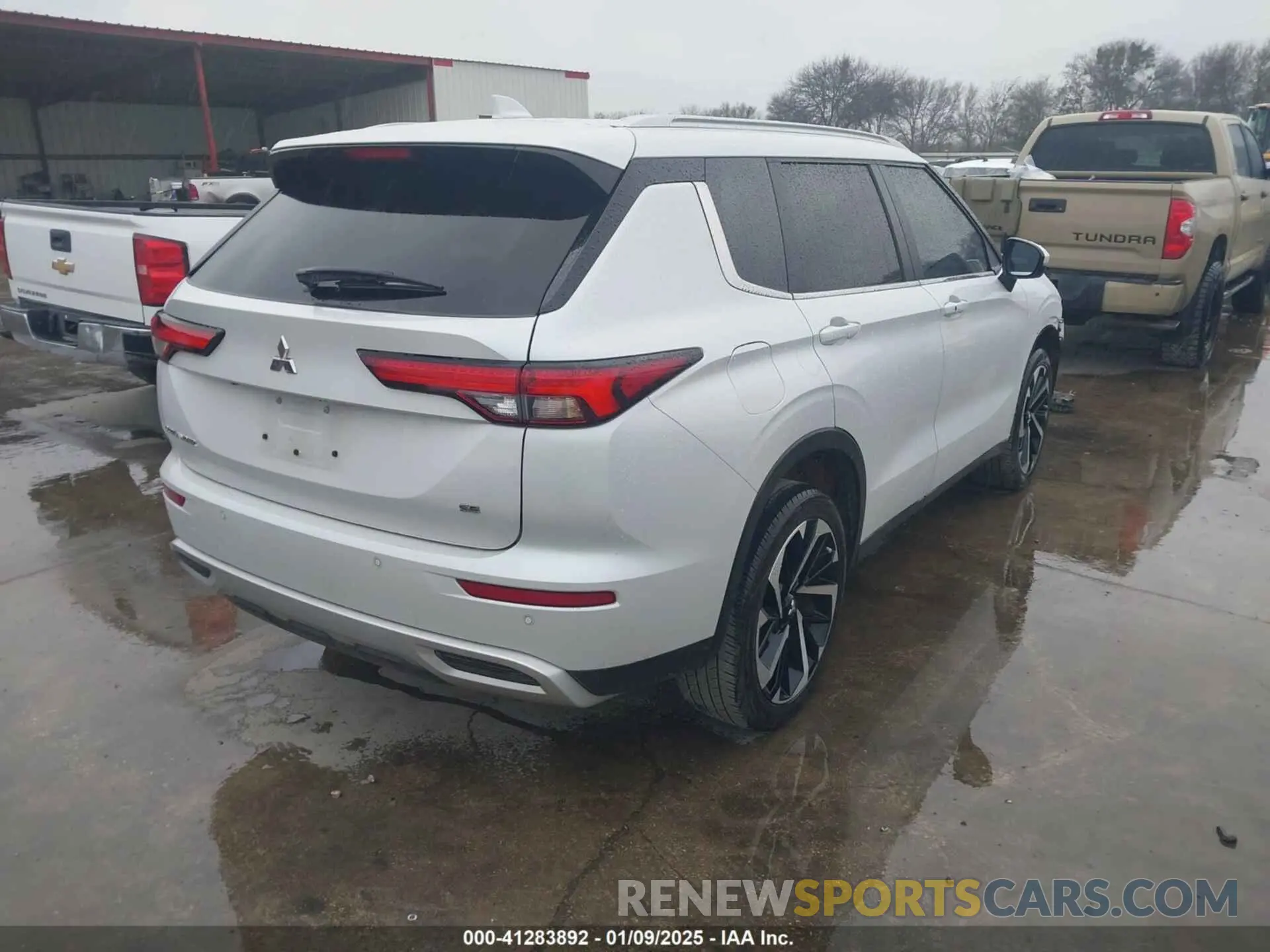 4 fotografías del automóvil dañado JA4J3VA88RZ003390 MITSUBISHI OUTLANDER 2024