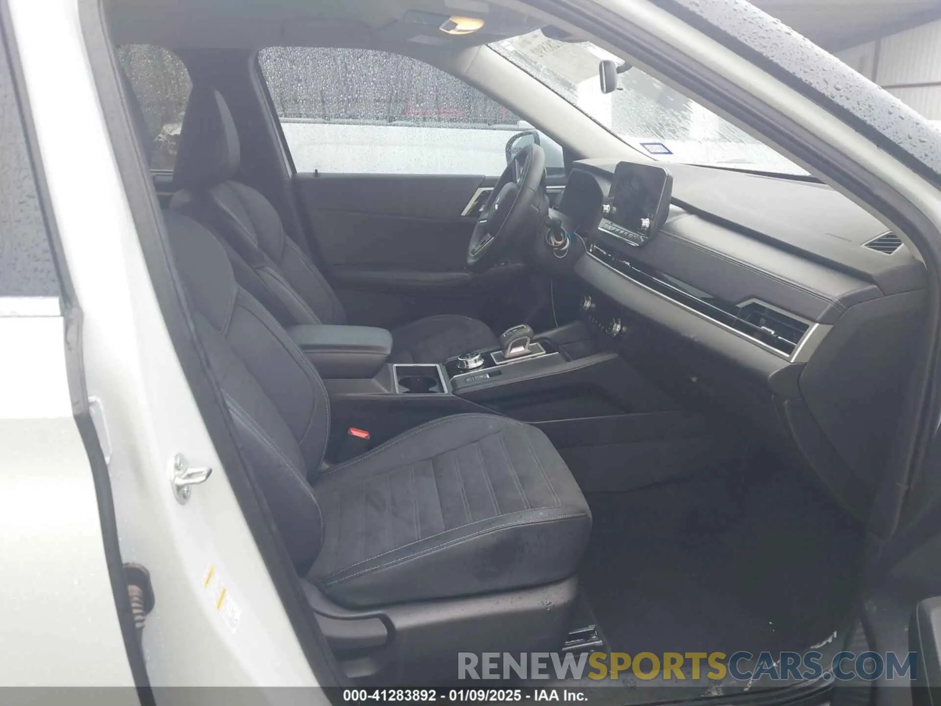 5 fotografías del automóvil dañado JA4J3VA88RZ003390 MITSUBISHI OUTLANDER 2024