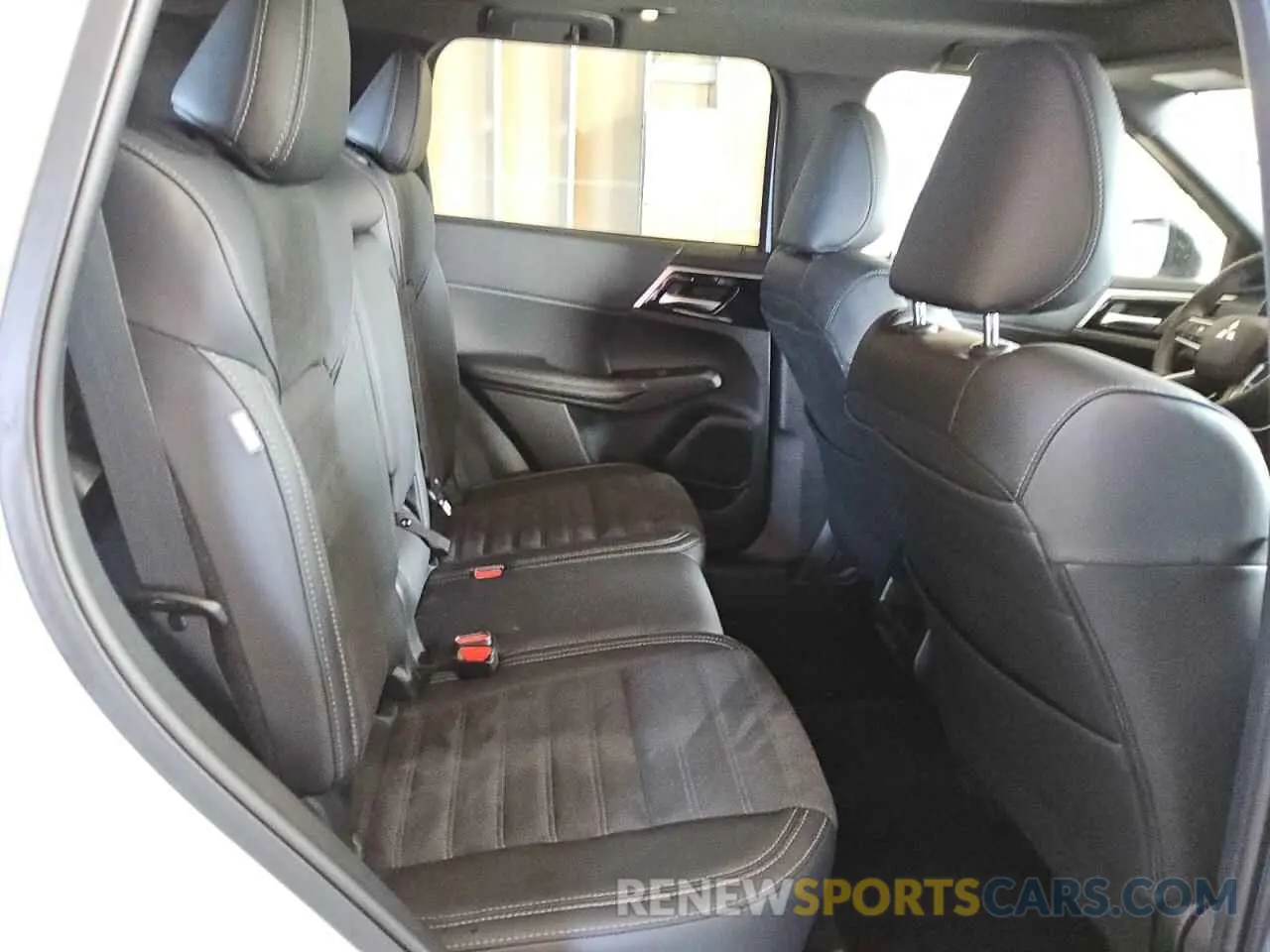 11 fotografías del automóvil dañado JA4J3VA88RZ057854 MITSUBISHI OUTLANDER 2024
