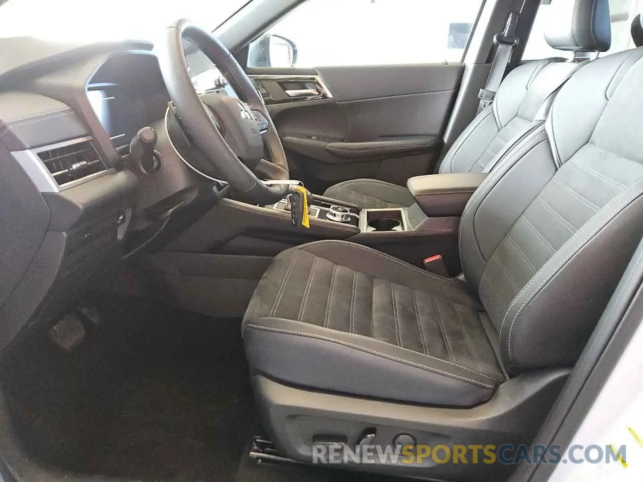 7 fotografías del automóvil dañado JA4J3VA88RZ057854 MITSUBISHI OUTLANDER 2024