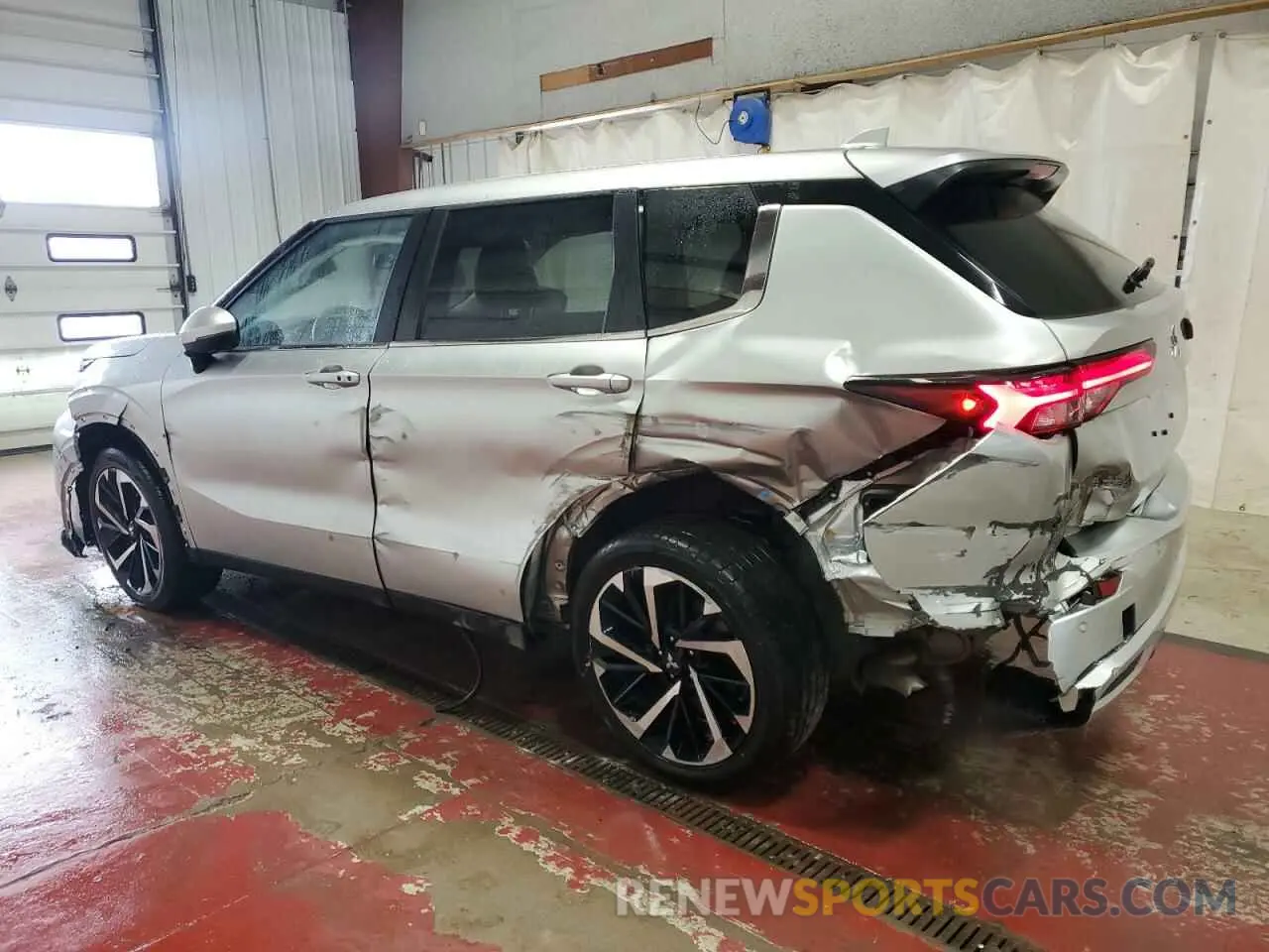 2 fotografías del automóvil dañado JA4J3VA88RZ061760 MITSUBISHI OUTLANDER 2024