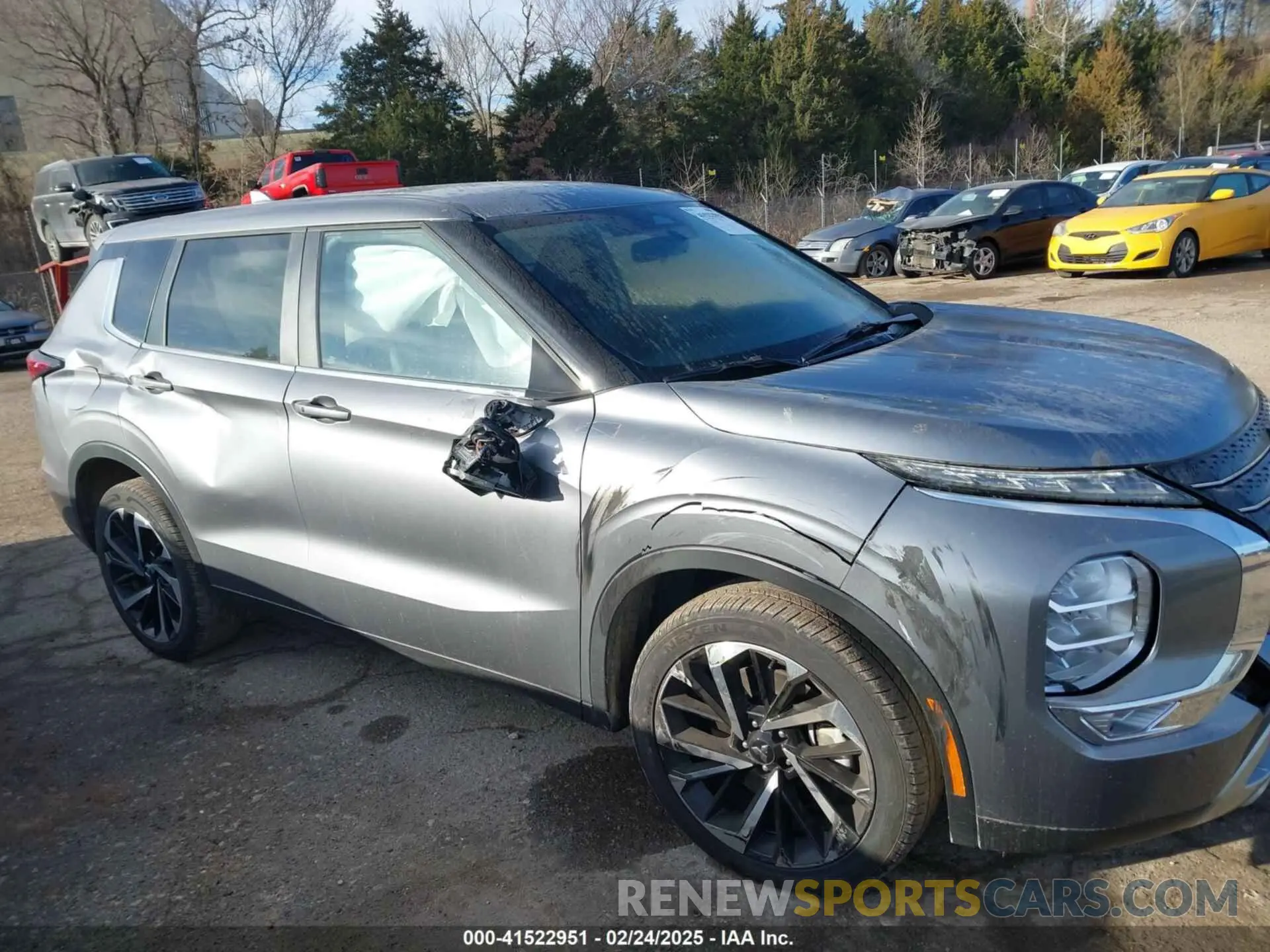 13 fotografías del automóvil dañado JA4J3VA89RZ032834 MITSUBISHI OUTLANDER 2024