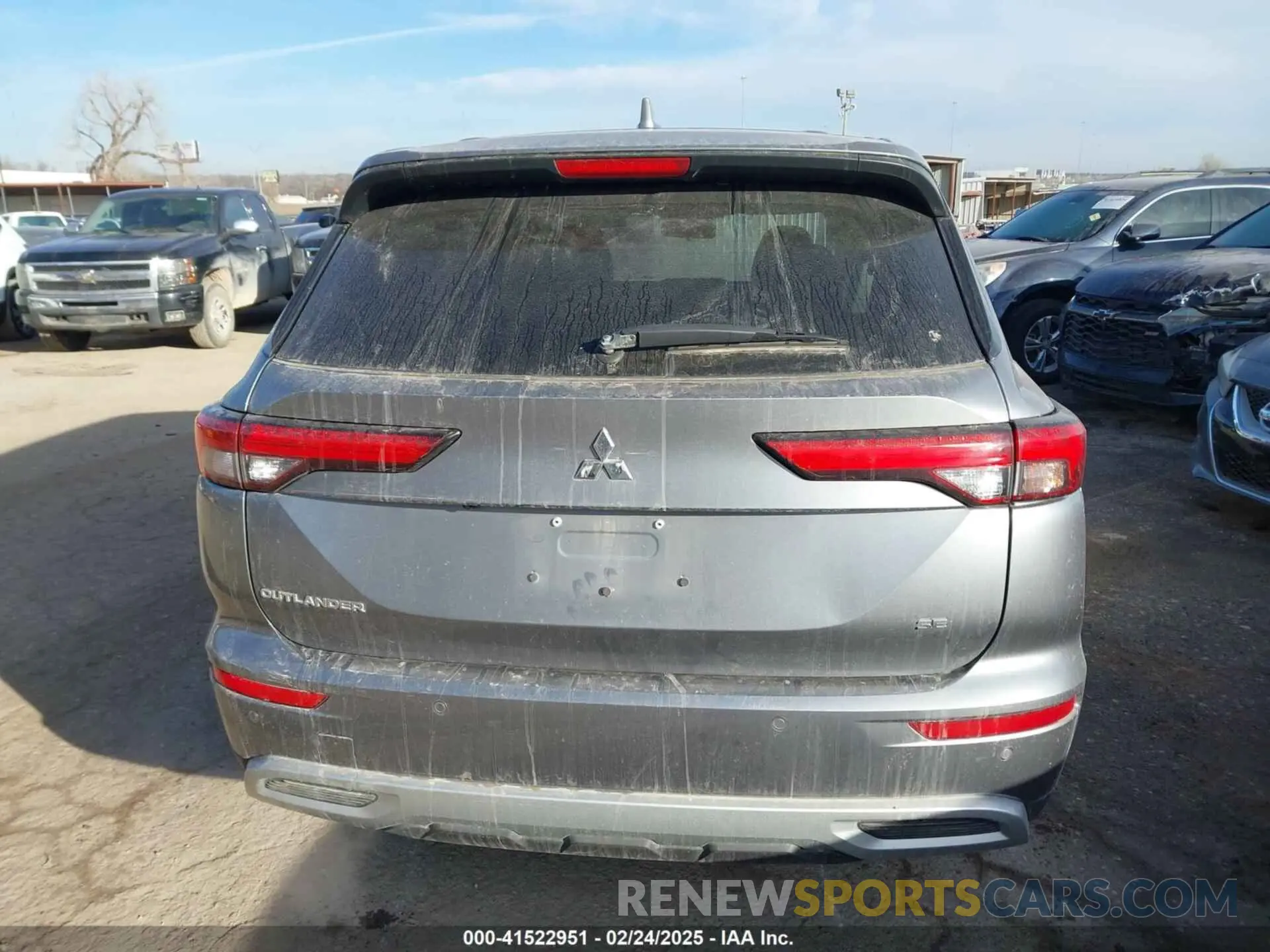 16 fotografías del automóvil dañado JA4J3VA89RZ032834 MITSUBISHI OUTLANDER 2024