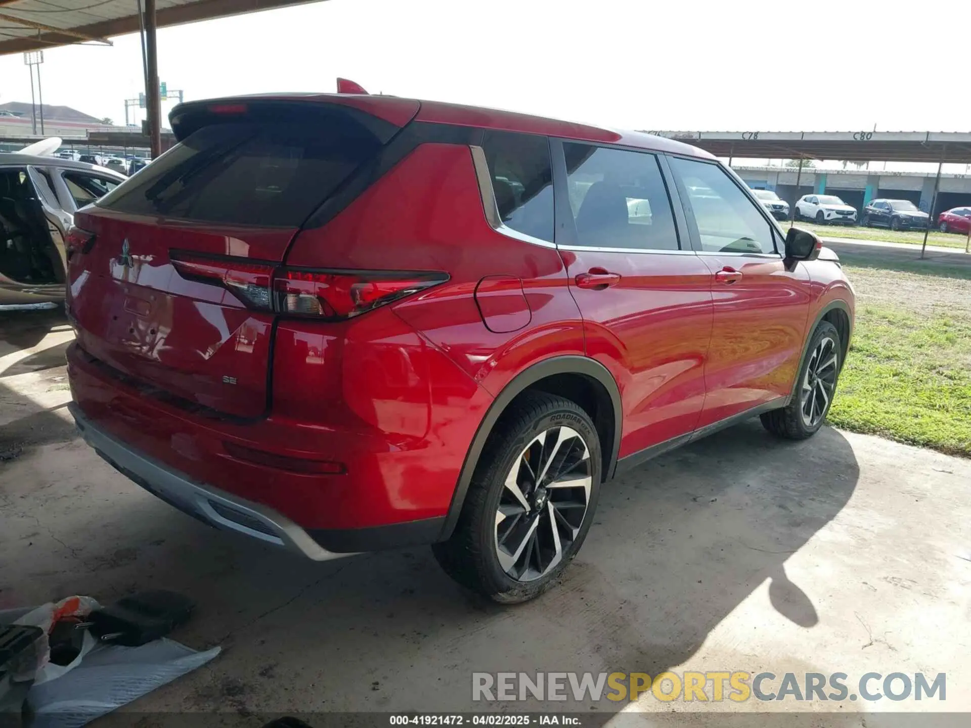 4 fotografías del automóvil dañado JA4J3VA89RZ048600 MITSUBISHI OUTLANDER 2024