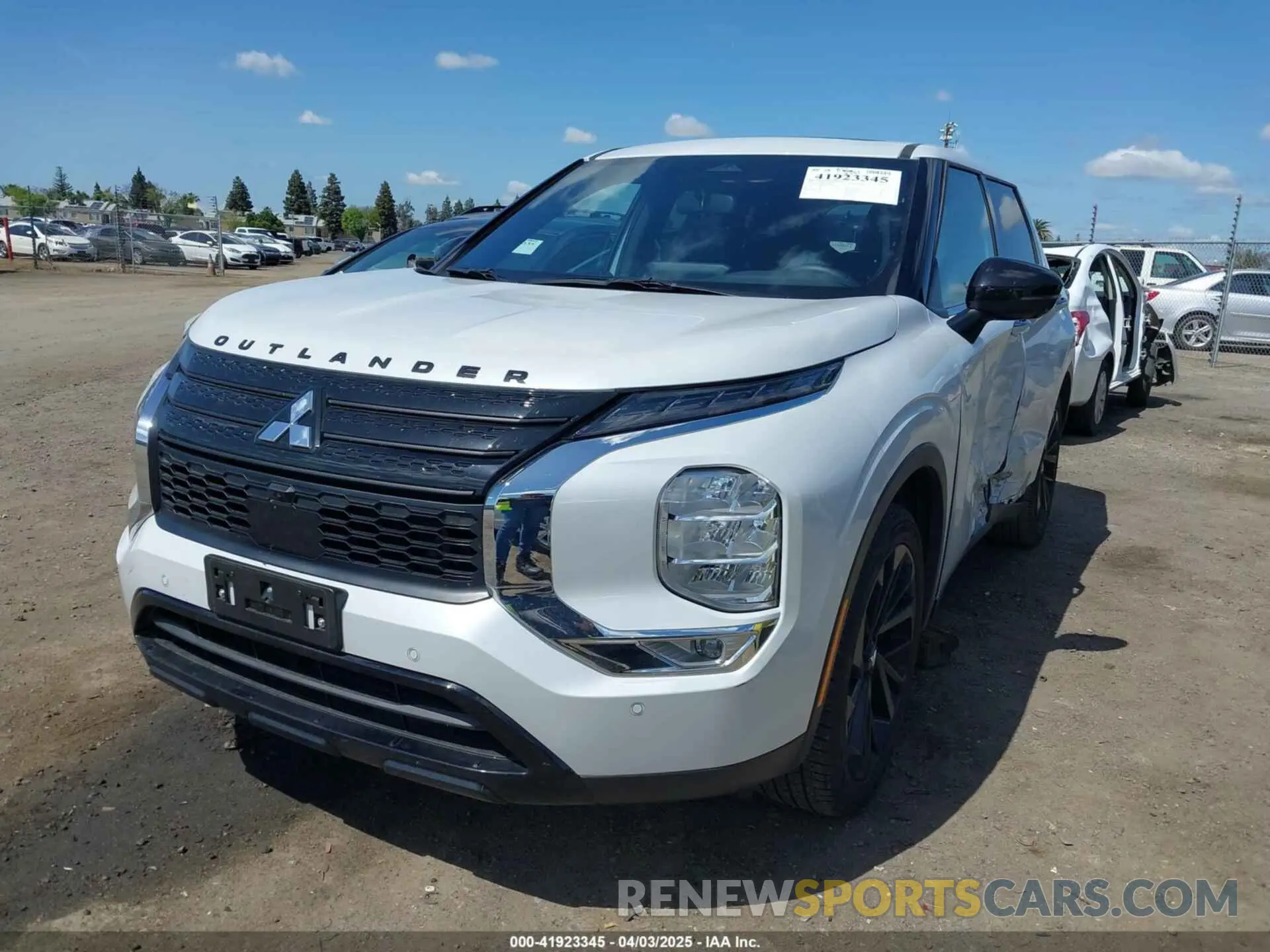 2 fotografías del automóvil dañado JA4J3VA89RZ080284 MITSUBISHI OUTLANDER 2024