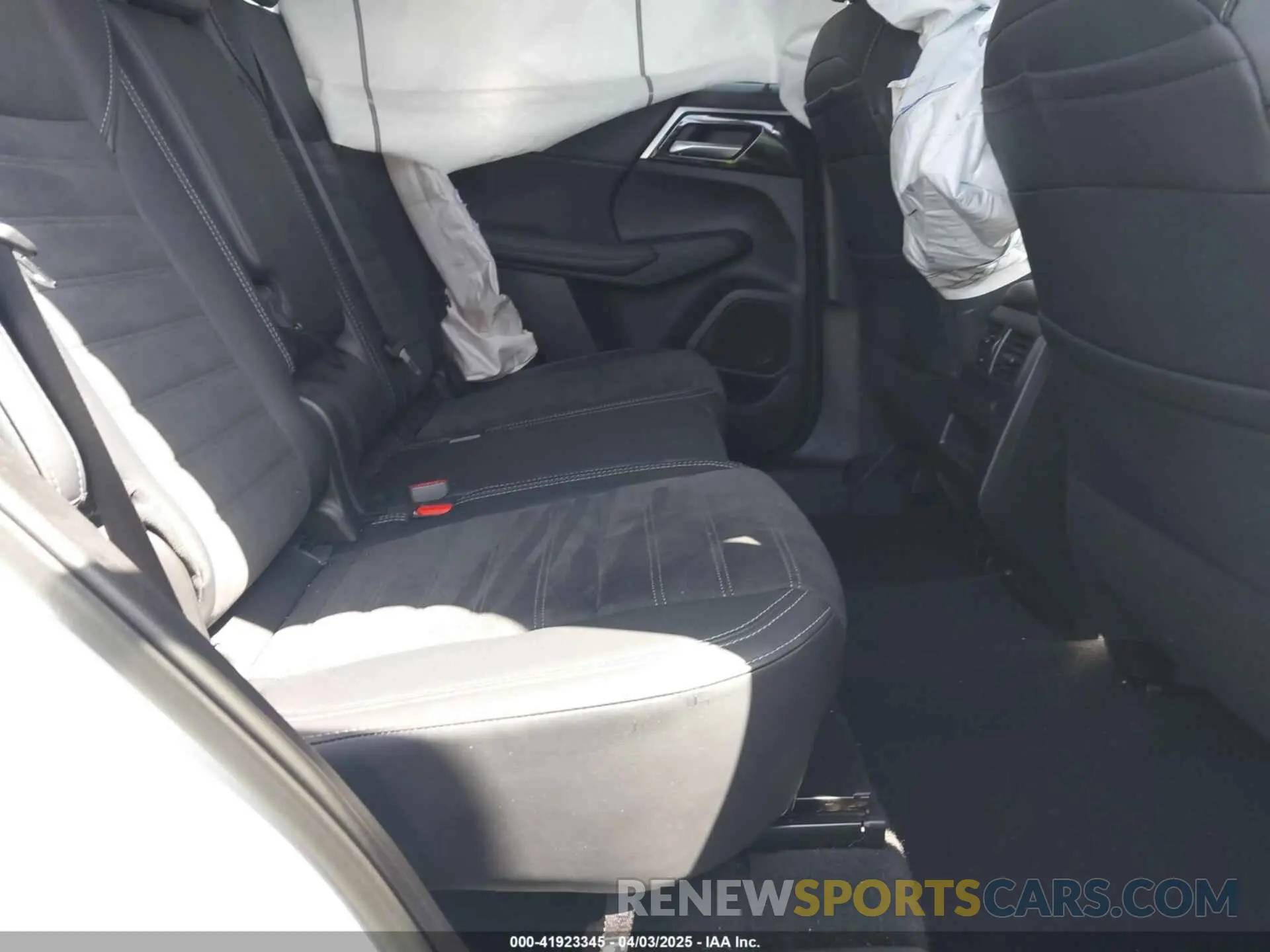 8 fotografías del automóvil dañado JA4J3VA89RZ080284 MITSUBISHI OUTLANDER 2024