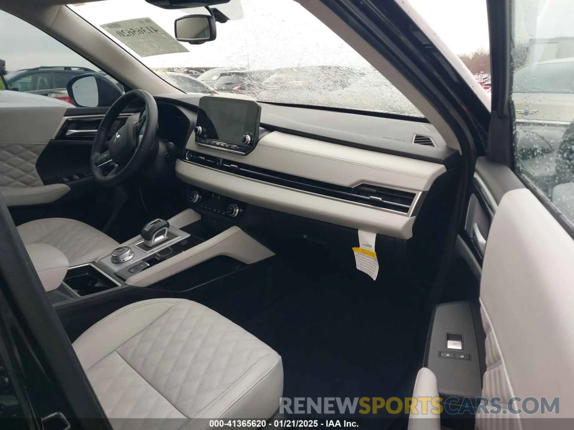5 fotografías del automóvil dañado JA4J3WA80RZ006385 MITSUBISHI OUTLANDER 2024