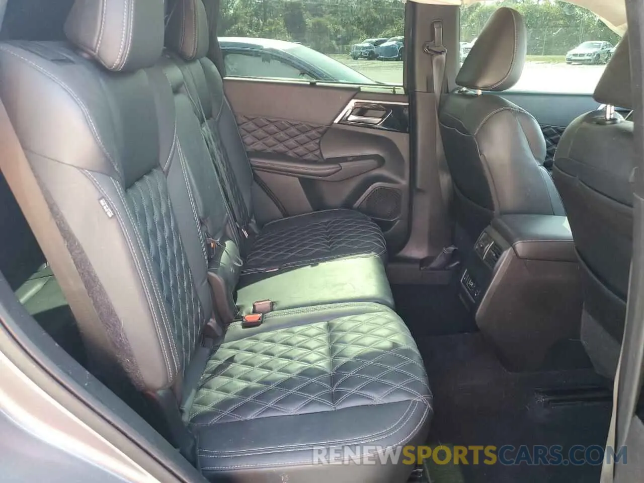 11 fotografías del automóvil dañado JA4J3WA80RZ010405 MITSUBISHI OUTLANDER 2024