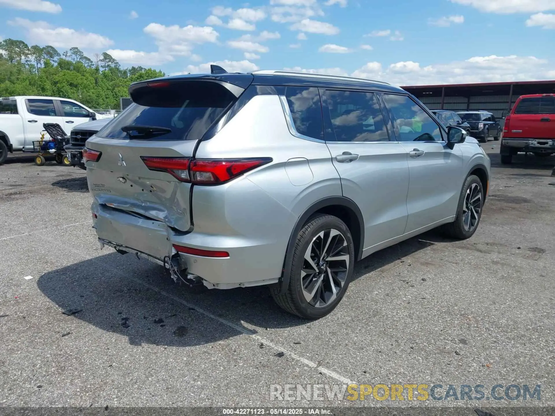 4 fotografías del automóvil dañado JA4J3WA84RZ002792 MITSUBISHI OUTLANDER 2024