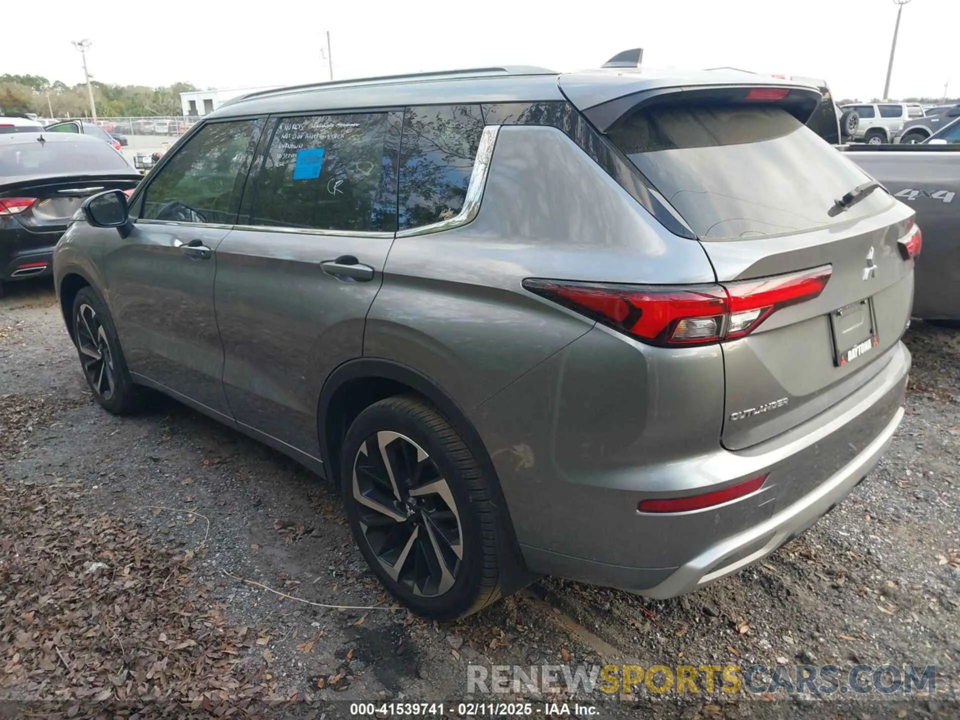 3 fotografías del automóvil dañado JA4J3WA88RZ012242 MITSUBISHI OUTLANDER 2024